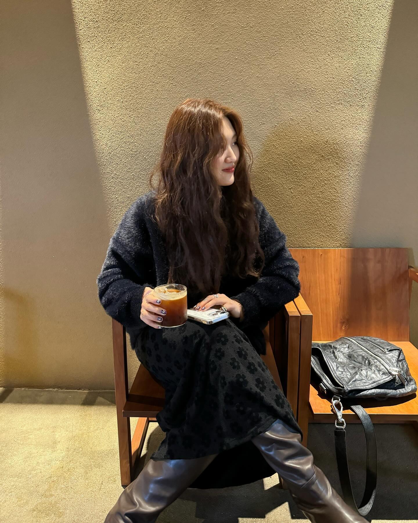늘 사랑에 기대어 더 행복하자 우리 ! 🖤