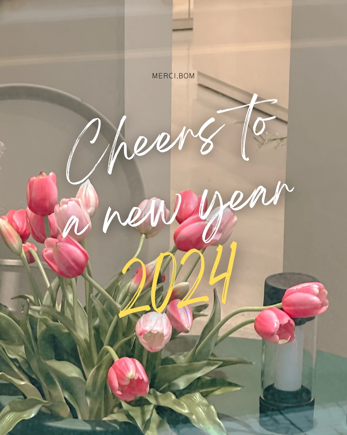 🌷𝐈𝐭’𝐬 𝐭𝐢𝐦𝐞 𝐭𝐨 𝐩𝐥𝐚𝐧 𝐟𝐨𝐫 𝟐𝟎𝟐𝟒_____.

𝟐𝟎𝟐𝟒년 첫 번째 주, 잘 보내셨나요?
저는 지난 연말 독감이 남기고 간 지독한 후유증,
저세상 체력이 안돌아와요…🫠

결국 엊그제 엄마가 급히 와주시고
병원가서 수액맞고나서야 이제 좀 살겠어요..😇

그러고서 이제 𝟐𝟎𝟐𝟒년 구체적인 계획을 세우는 중인데🙌🏼
개인적으로 𝟐𝟎𝟐𝟑년에는 생각보다 목표달성을 많이 못해서
올해는 조금 덜 고민하고 더 많이 행동하자고 다짐을 했어요💟

그리고 진짜 다시한 번 느끼지만, #건강이최고 임을 명심하며..🫶🏼
모두 행복한 𝟐𝟎𝟐𝟒년 보내길 바라요🌷✨

#햅삐뉴이어♥️ 
#2024년도화이팅