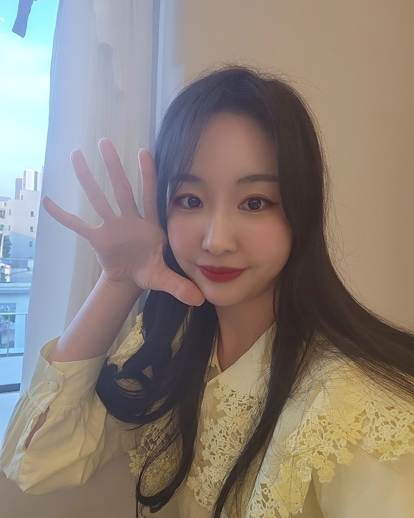 올만에 셀카 잘나와서 씬나😝
.
.
.
#골든헤겔#셀카#동탄카페
