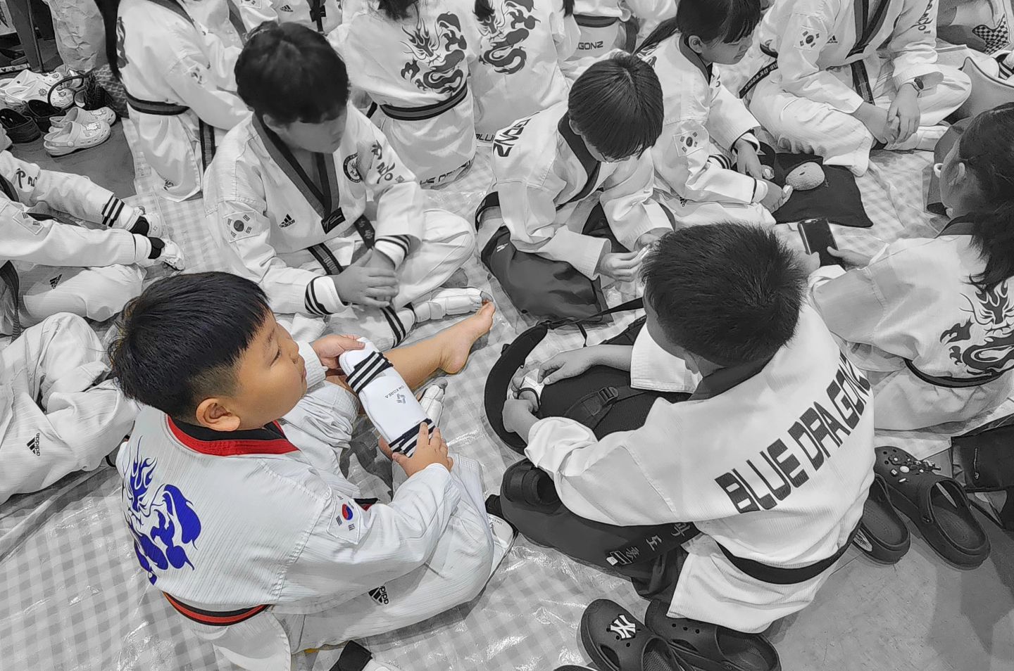 오랜만 쭈 근황!
 
태권도 겨루기대회 참여하러 왔어요~
열심히 준비한 겨루기대회!!
 
지난번 은메달이 아쉬운지 떨려서 안절부절..👉👈
 
열심히 준비했으니 떠는거겠지?ㅋㅋ
이미 그것만으로도 대견하고 흐믓하다 💗
 
 
떨지말고 화이팅!!!! 💪💪
 
 
 
 
#햇살가득한집🌼
#쭈스타그램
#태권도 #koreasport #겨루기 #겨루기대회 #남동구청장기태권도대회 #taekwondo
