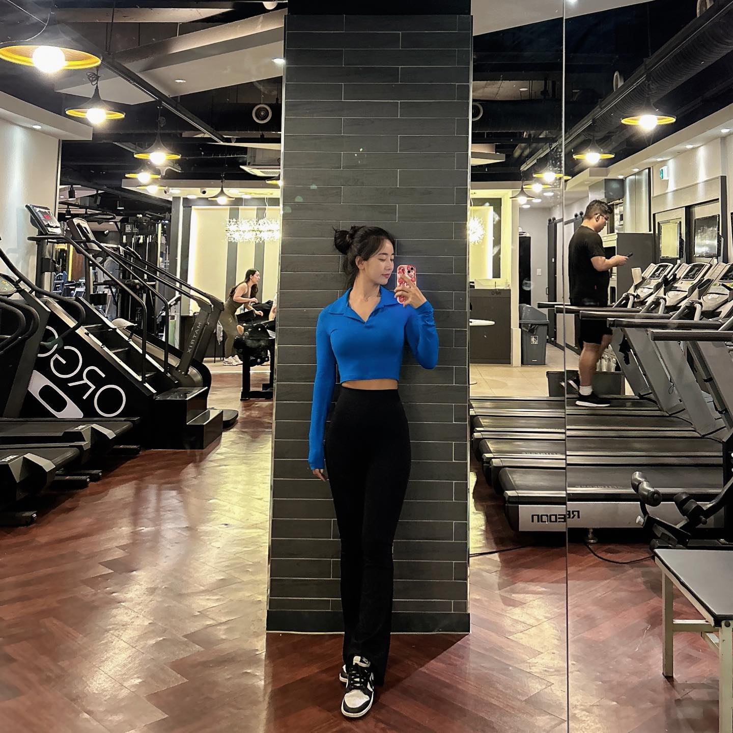 헬링헬링헬링야💙

오랜만에 헬링짐 hlgym_official 💓

진짜 기구 맛집💓
운동은 기구도 분위기도 중요하다는걸
여기오면 항상 깨닫지…🫶 운동짱잘됨..✨
