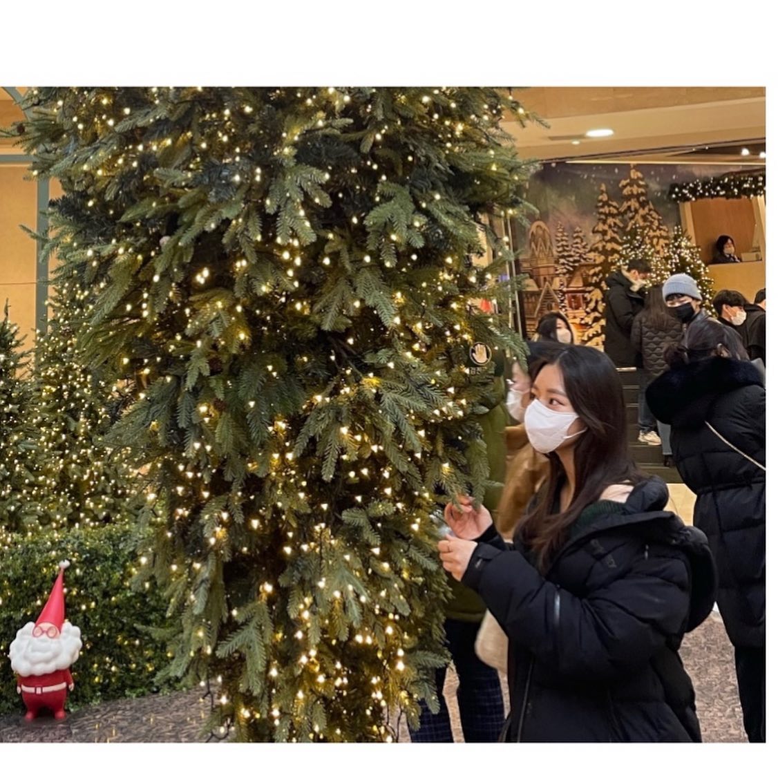 merry chrismas 🎄

#서울 #롯데백화점 #거꾸로트리 #눈사람 
#노보텔앰배서더동대문 #크리스마스 #칵테일 
#사모예드카페 💕