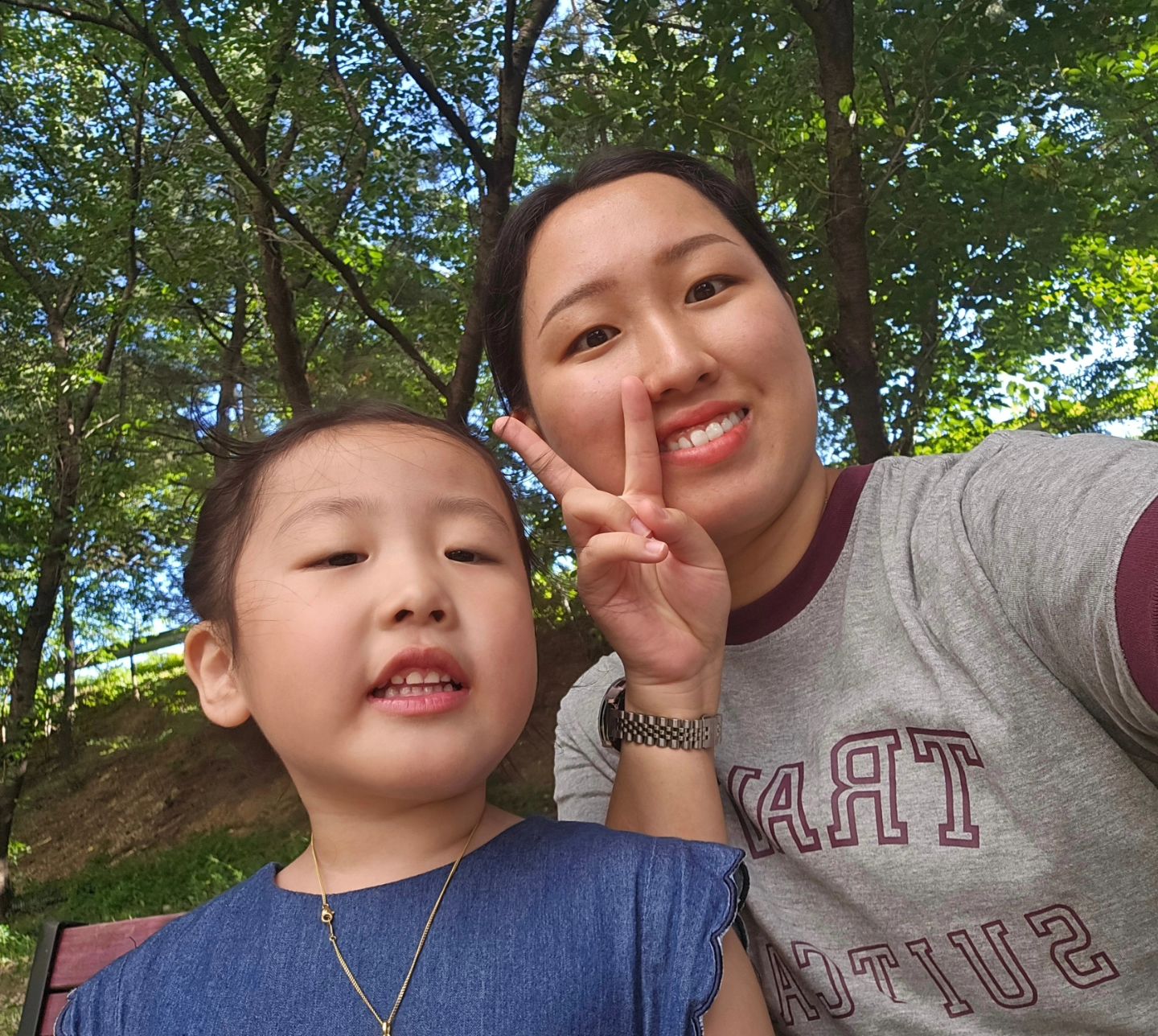빠꾸대지랑 #산책
5살이라고 말도 더 안듣고
맨날 소리지르기+발로차기
5살쯤이면 괜찮겠구나했는데
7살이면 괜찮아지겠찌..??

#어린이집방학 #1일차
#빡스타그램 #5살어린이
