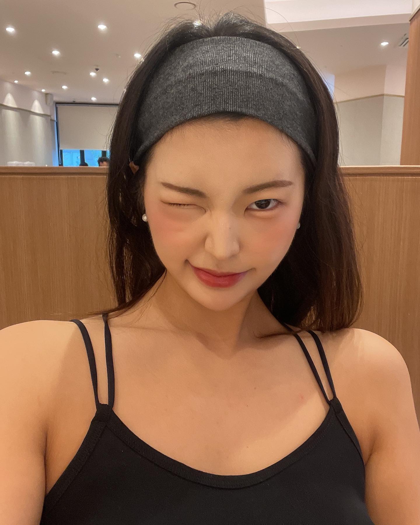 태닝걸이 되어보쟈🤎
.
.
눈화장 안 하니까 진짜 말 안듣게 생겼네