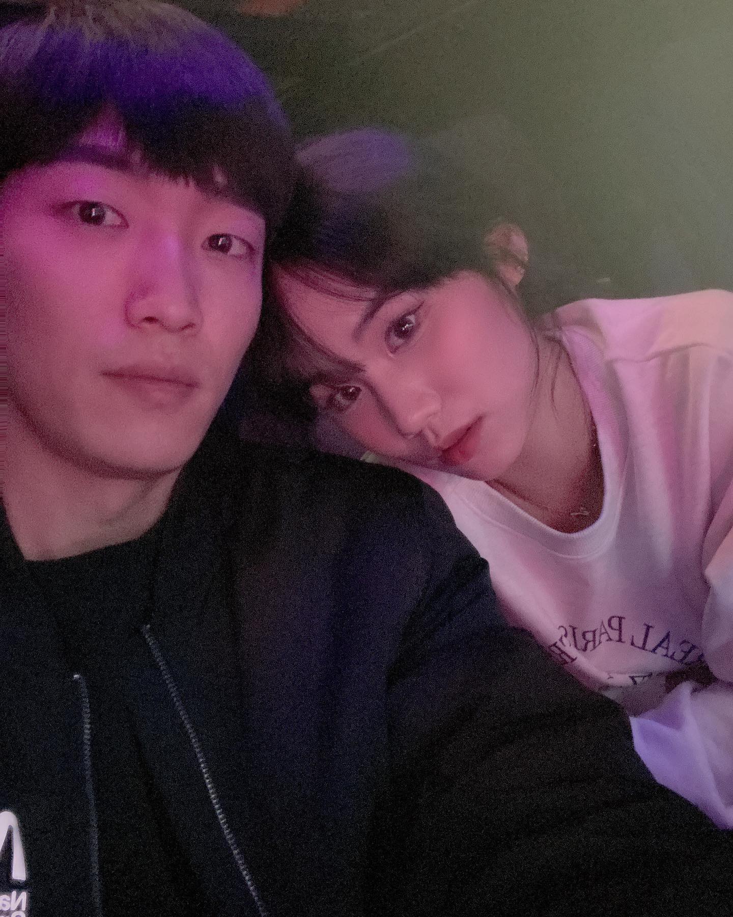 오랜만에 데이트..
제발 사진 찍을때 가만히 있어