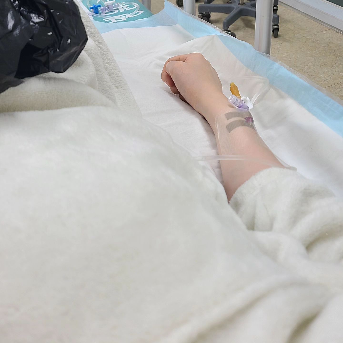연휴부터 응급실가고 골골대다가 어제 병원갔다와서 조금 살아났다.
죽안녕하고 밥먹는 기념으로 #스팸덮밥
울애기는 왜 아직도 컨디션이 별로인건가🥲
낼 병원 예약가능하면 좋겠다...