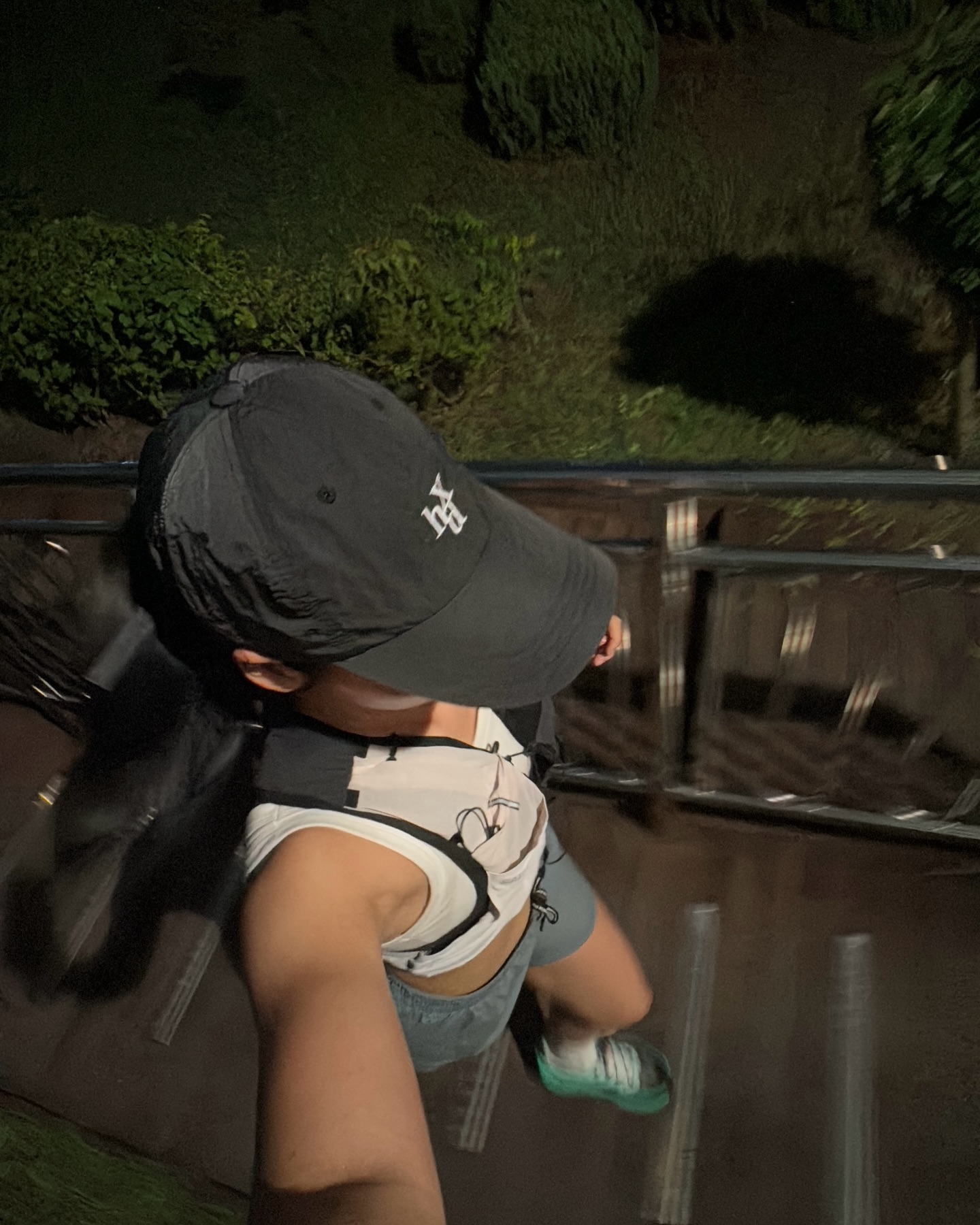#20240715 #챌린지3일차
우중포인트 얻으려고 퇴근하려고 시동 걸었다가 끄고
그대로 3km 뛰어서 우중 인증하고
한의원가서 고슴도치 시전 했다가 밥먹고 팀런하러 출동
고도 400m 거리 8km 만 채우려고 여유롭게 하다가
괜히 좀 팀 점수 챙겨야 할 것 같아서
타임어택으로 600m 거리 15km 변경하기
실패할까봐 얼마나 조마조마 했는지 성공하자마자
으어어어엉 하면서 인증 마감 문 닫음😭😭

나 기다려준 팀원들에게 너무 감사하오🙌🏻

_ 러닝 3km 트레일런 15km

#트레일런 #러닝 #러너 #running #runner #트레일러닝 #trailrunning #ㅇㅇㅇ #운동기록 #운동계정 #운동복추천 #눈바디 #운동루틴 #식단 #바디체크 #운동복코디 #workout #gym #운동하는여자 #운동스타그램 #런스타그램 #우중런 #오운완 #어운완 #리커버리 #챌린지 #살로몬 #salomon