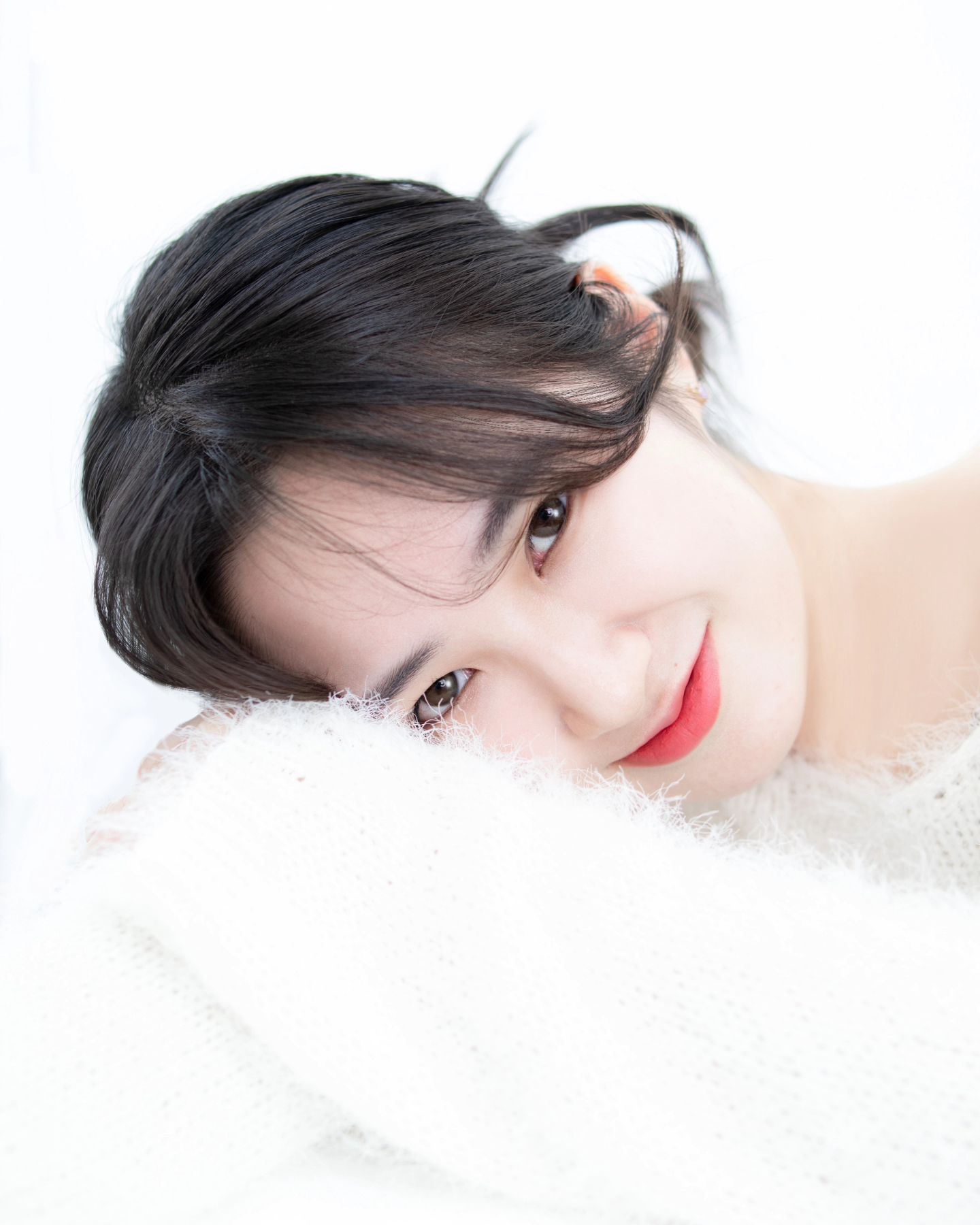 첫 프로필 사진은 studio.mion 
부제: hoxy,,,,깼어,,?
