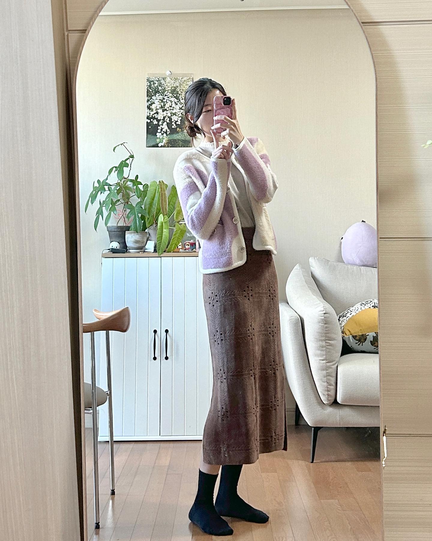 #glamjh_ootd #뗘니룩 
일주일만에 돌아온 출근룩💓
사실 날씨도 이상하고 뭐입을지도 모르겠고
인태기도 오고 그냥 귀찮았단말을 돌려하긔..
오늘 갑자기 넘 추워졌는데 감기조심하세여🫶🏻✨