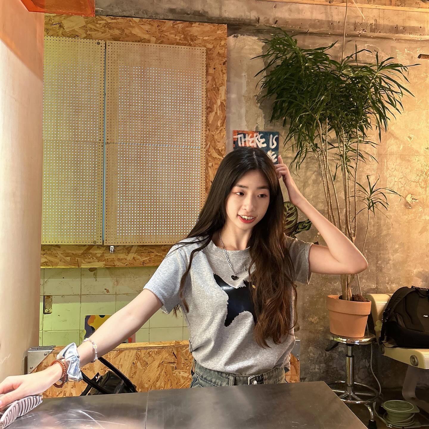 가을 맞아?  우연히 고양이티셔츠입고 고양이 만나기 🐈