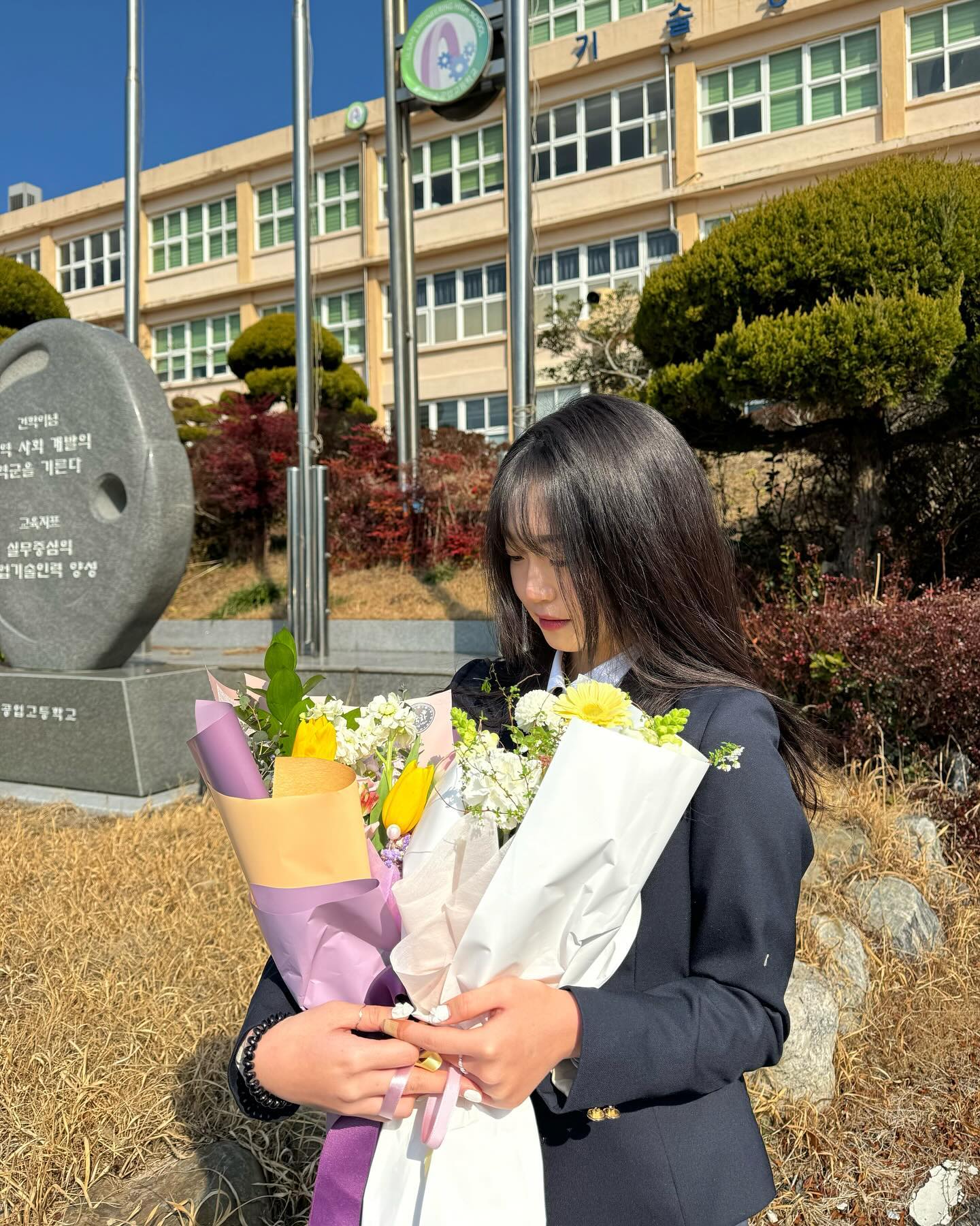 🎓