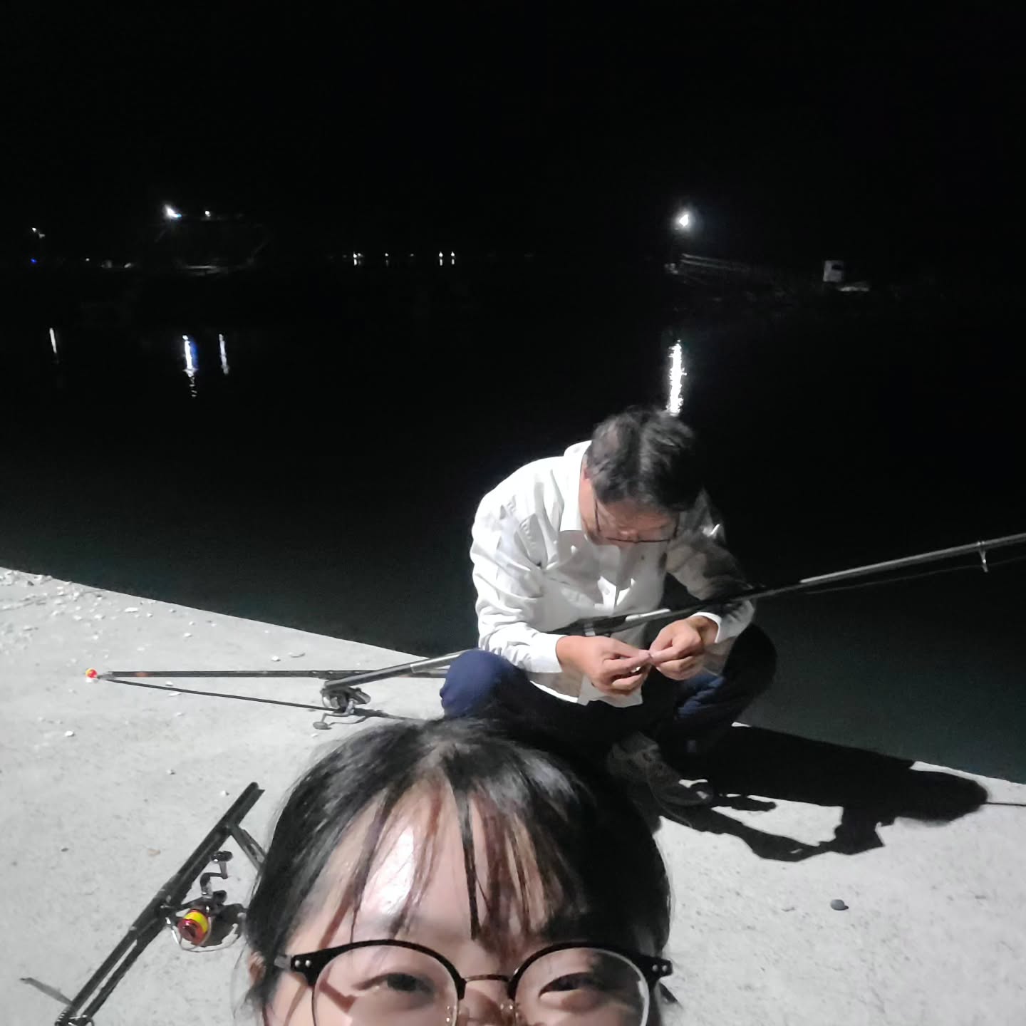 토요일 밤엔 내가 잡은 참돔 두마리, 아빠가 잡은 문저리 2마리><
집에 있고 싶어..ㅠ 다시 가고 싶다..