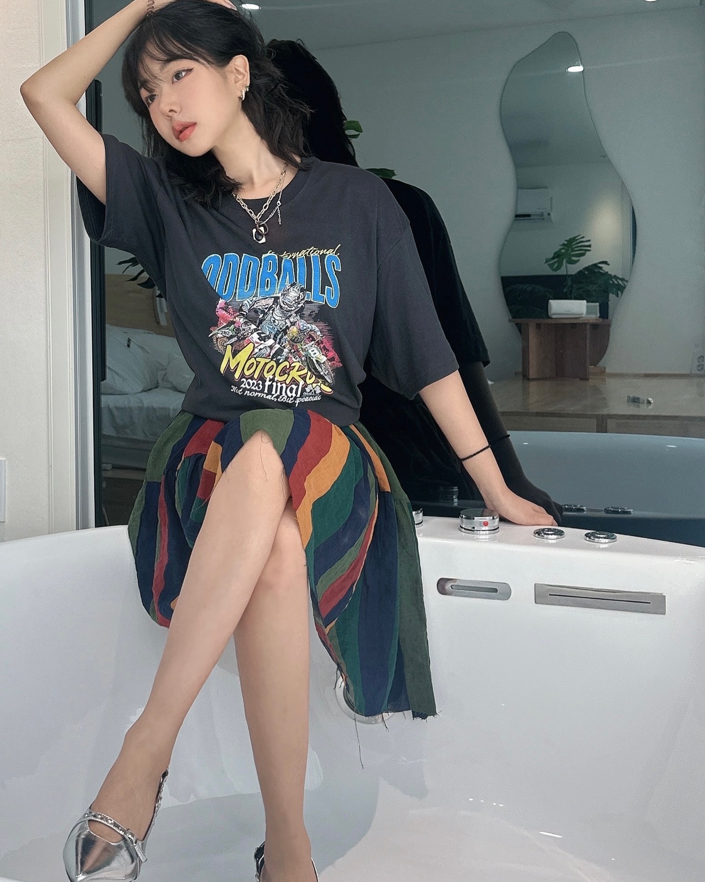 #ad #광고 / 오랜만에 가족여행 가서 기분도 살도 다 벌크업 하고옴🐷🐷
oddballs_club 요런 기분좋은 날은 이쁜 티셔츠랑 함께💜