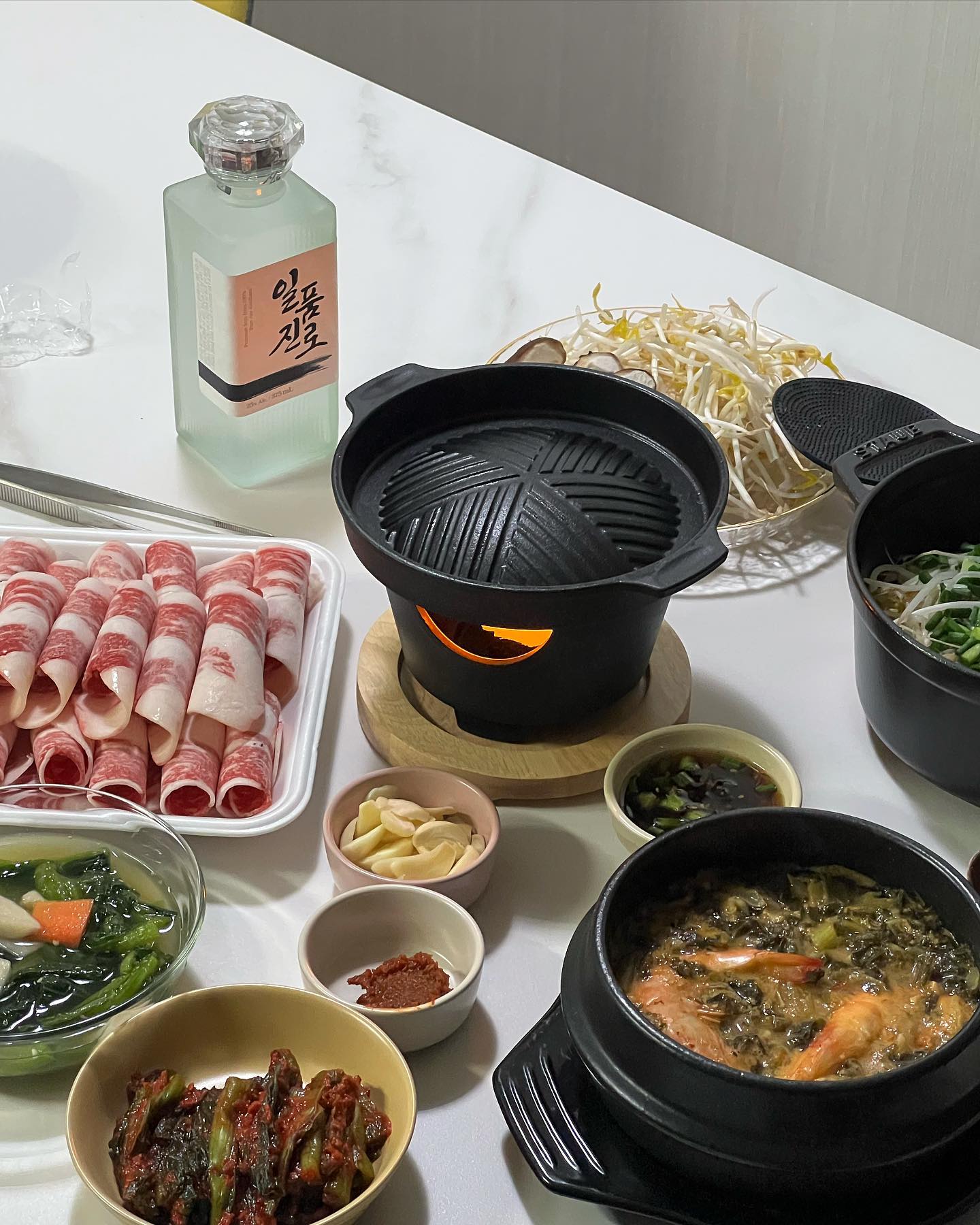 #집밥 
3월 7일 임신 사실 알기 전 마지막 먹었던 술 ㅎㅎㅎ
좋아하는 일품진로를 먹어서 다행이었던 😂😂

벌써 D-1 아기 낳고 건강히 돌아와서 다시 열심히 집밥 도전할게요 
💛_💛