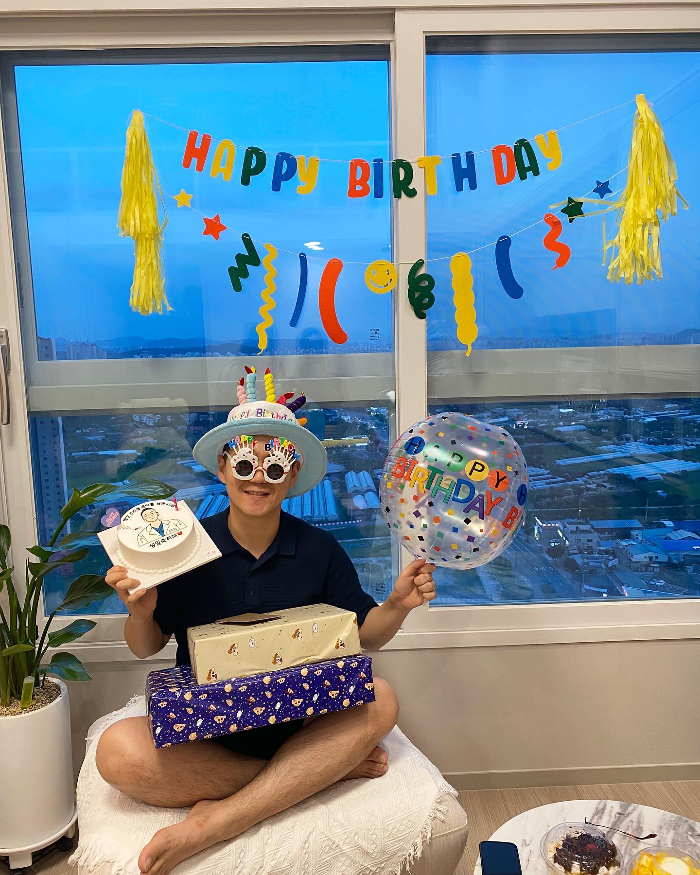 🌈HBD🎉
저번주 생일이였습니다^^

가족들과 행복한 시간 보냈습니다!!
사랑하는 와이프, 우리아들
처제 장모님 장인어른 할머니까지
모두 사랑합니다❤️