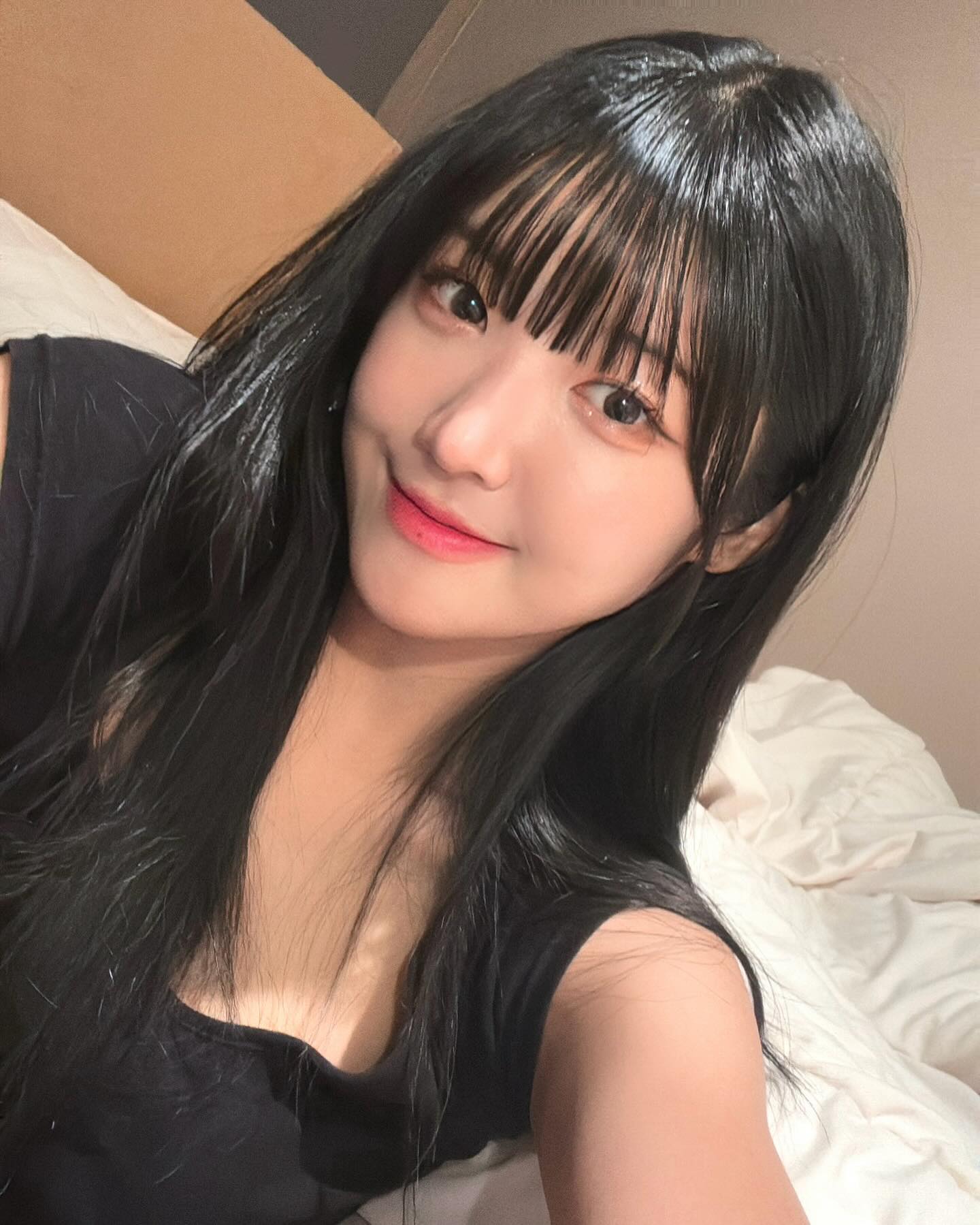 #협찬 #렌시스 렌시스에서 신제품이 출시되어 제품제공 받았어요 
자연스러운 렌즈 찾으시는 분들 추천드려요 ☺️
온라인 주문 가능이라 편하게 시킬수 있어서 좋아요 🩷

글래시 - 애쉬핑크 / 그레이