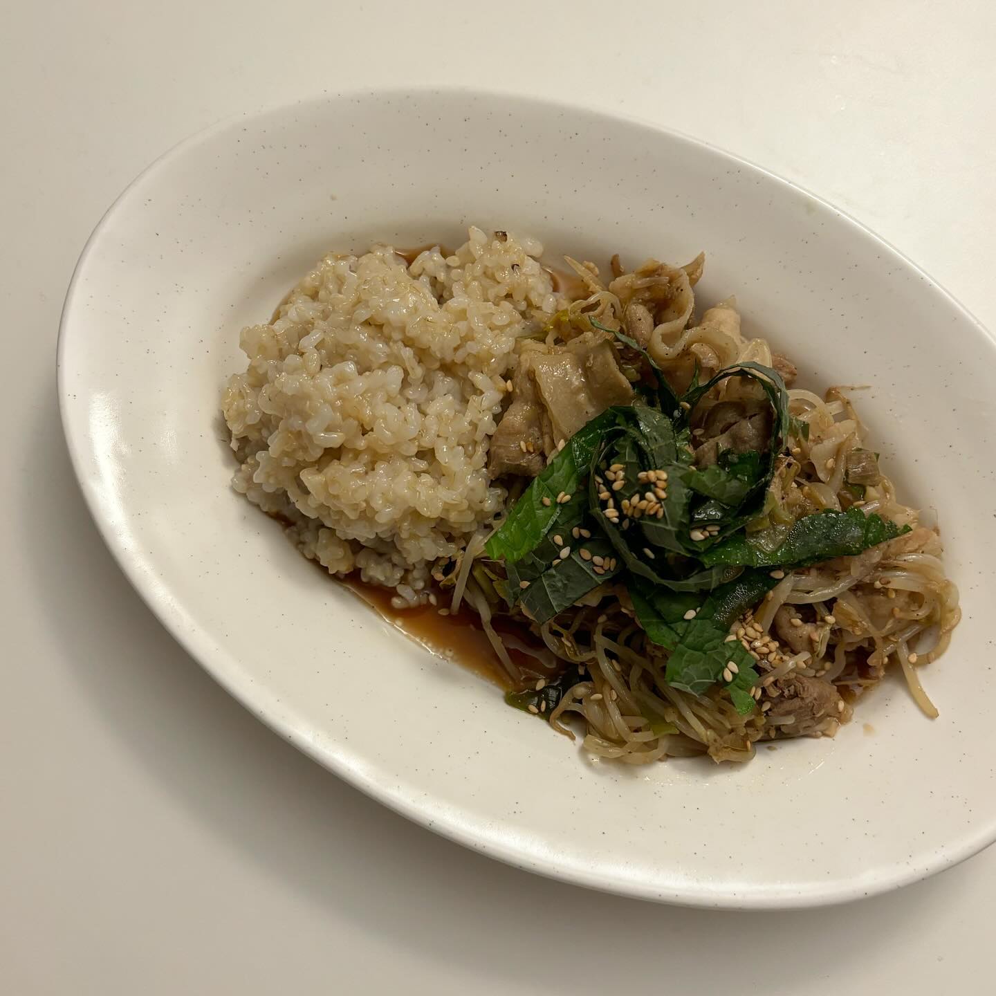 진짜 오랜만에 요리조링 등장 #대패숙주덮밥 🍛
휴학했다가 개강하니까 더 실감이 안나요
그래도 저는 #월공강