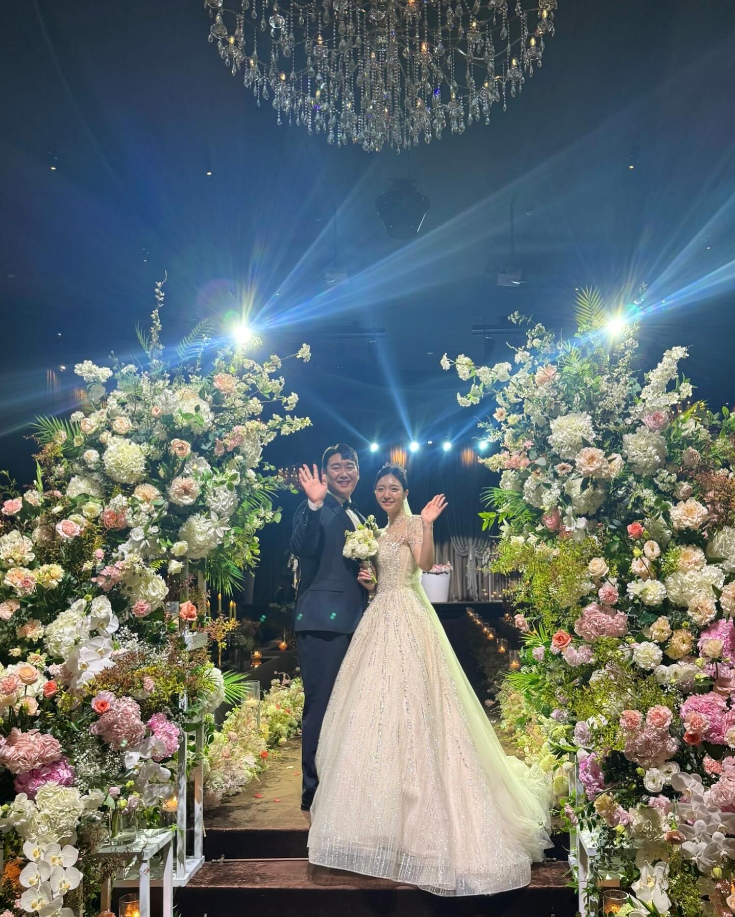 𝓦+123🕊️🤍
넘치는 축하와 축복에 행복했던 결혼식💍
행복하게 잘 살겠습니다 축하해주신 모든 분들 감사합니다🤍
#231119♥️