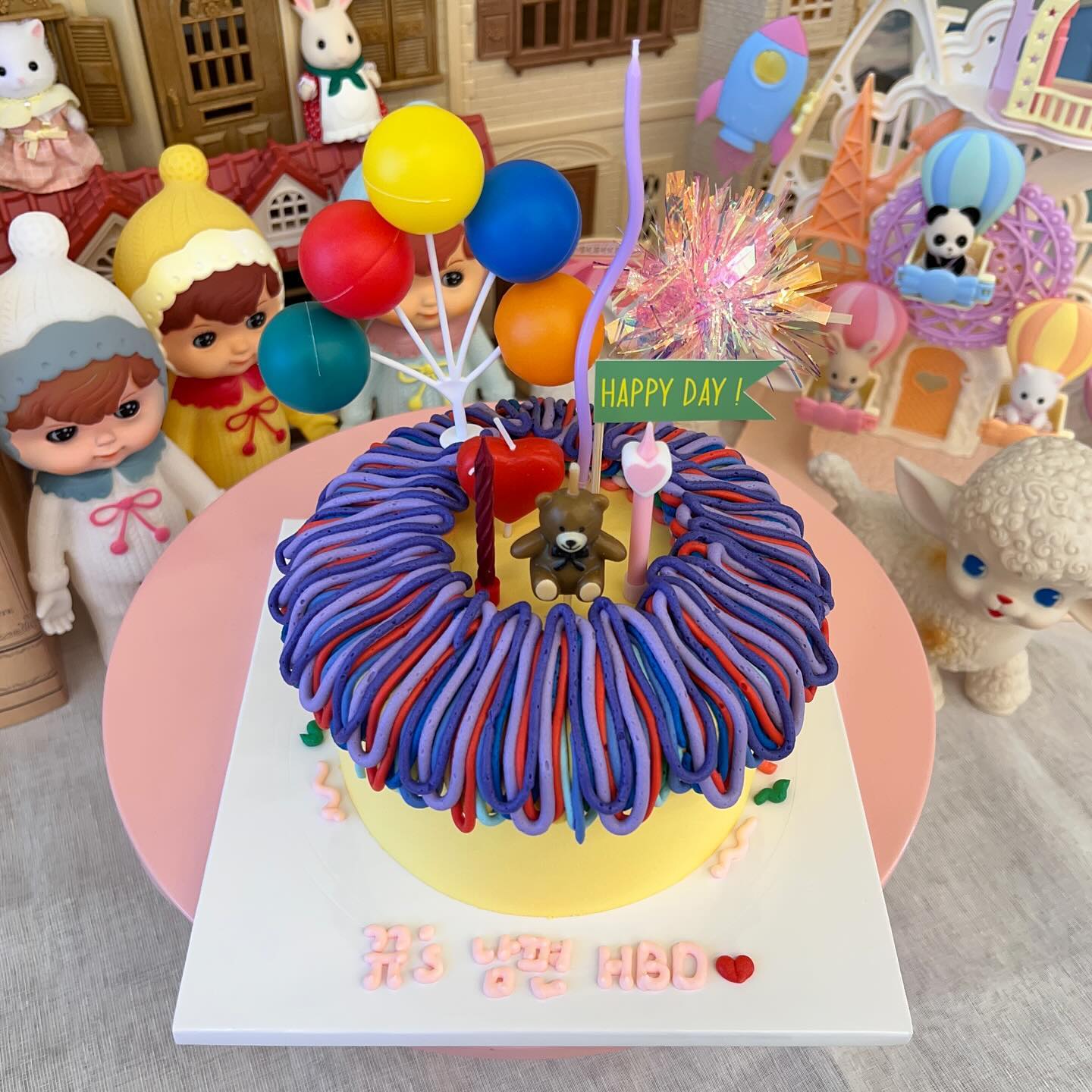 남편🎂 생일 너무너무 축하해🫶🏻
현금 보자마자 눈 커지는 남편🙋🏻‍♀️, 요리 좋아하는 남편을 위한 플레이팅 도마, 집에서 사이클 타고 싶다 해서 파프리카 바이크까지 사줘따!!! 잘 먹고, 운동 열심히 하고, 잘 살자🙏🏻
.
.
HBD