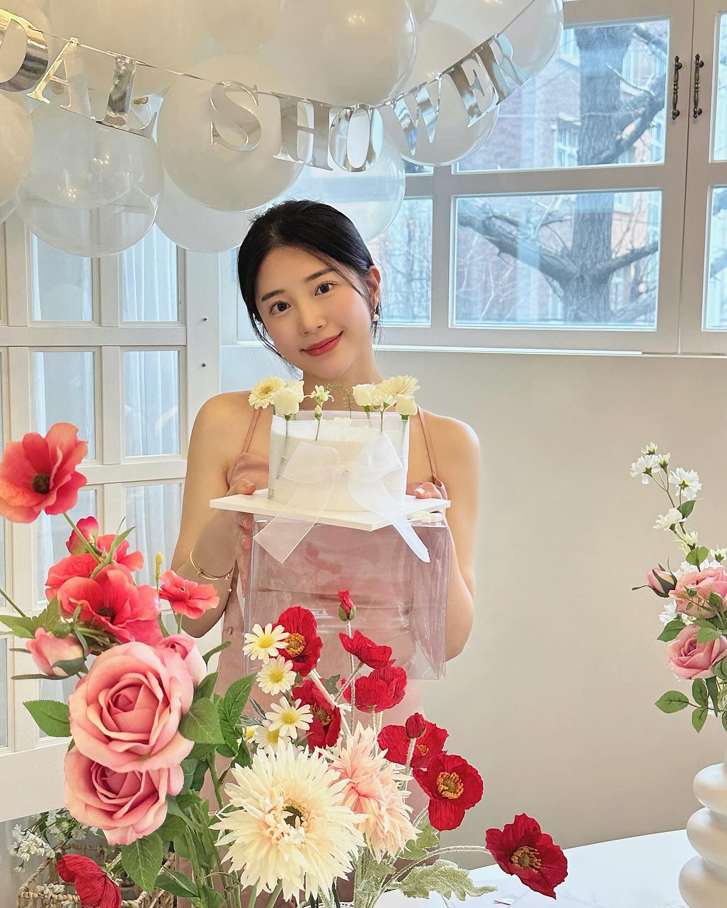D-54..💍
아직 공주놀이 두번 남음. . . 😵‍💫
난 정말 복이 많은 사람••••🥹🤍🤍🤍🤍
(이제 그만 올릴... 게요 근데 이거 어케 자랑안해 ㅠ)