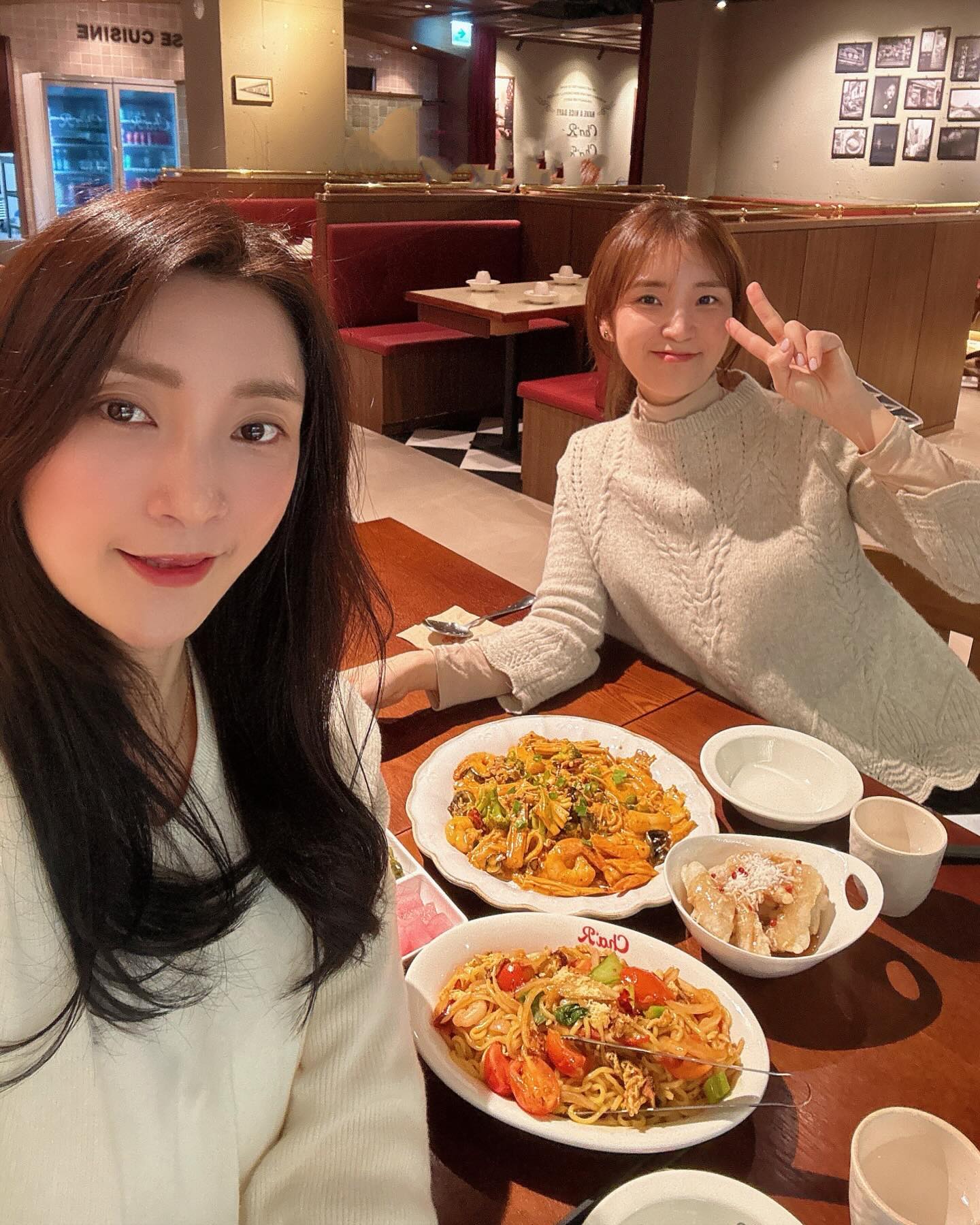 #차알첨단시리단길점
gwangju_food_stop #댓글이벤트 당첨 후기🙌🏻

두번째 방문인 Cha’r #차알 중식당!
오늘은 지난번에 안먹어본 메뉴들로 골라서 먹어봤는데
로제샹궈도 너무 맛있었고, 토마토계란면이랑 탕수육도 굿👍🏻

아직도 안먹어본 음식, 먹어보고싶은 메뉴 너무많아서...
여기는... 또 가야될것같음🤭

#광주맛집 #광주첨단맛집 #첨단맛집 #첨단보이저맛집
#첨단시리단길맛집 #첨단점심 #첨단차알 #데일리_분홍🏡