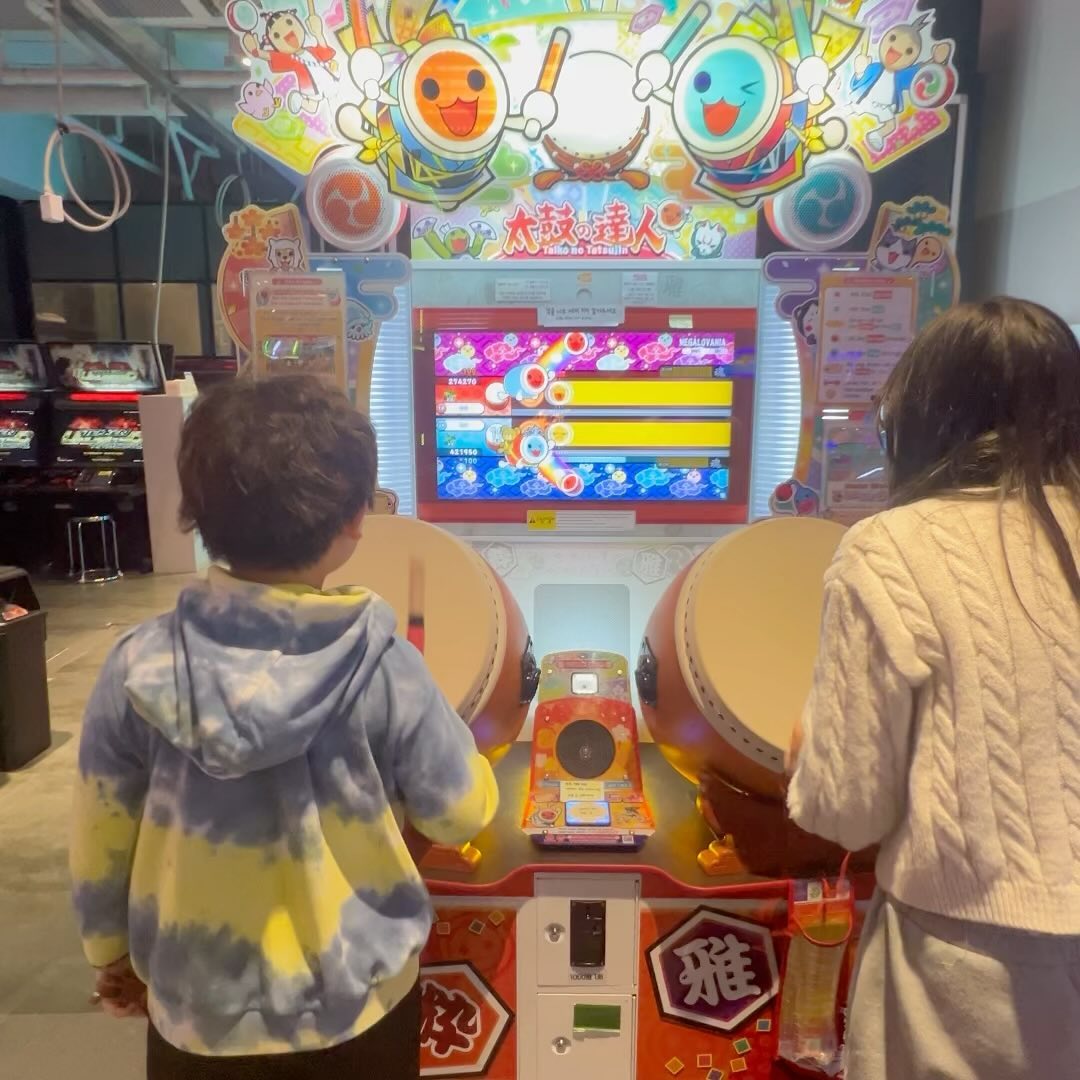 ,
오랜만에 #남포동나들이 #이종사촌 #남포동
#오락실 #게임 #오오티디 #월요일 #주말아님 
#1시간달려간남포동 #자갈치 
#대영시네마 #부산극장 어디갓니? 
ㅋㅋㅋㅋㅋ 20년지나도 그대로인골목도있고
바뀐곳도있고 ㅋㅋㅋㅋㅋ