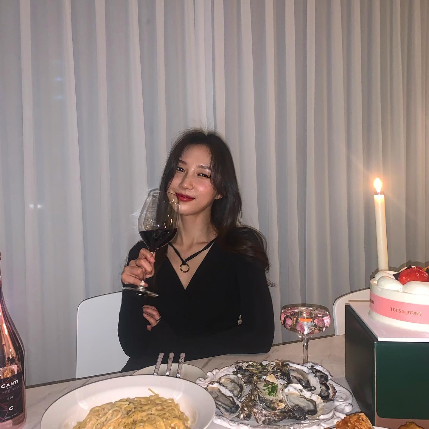 #협찬 연말 필수템 #컨디션스틱 🎉
.
#연말모임 많은 요즘, 숙취해소제 필수!
컨디션에서 새로나온 망고맛, 자두맛
젤리형을 먹어보았는데, 진짜 맛있고
쉽게 먹을 수 있어서 강추!!
젤리형이라 물없이 그냥 쭉 짜먹으면 되는데
말랑말랑 맛있어서 간식처럼 먹을 수 있어용
.
L-아르기닌과 비티민B군 함유로
더욱 강력한 숙취해소효과:)
.
.
.
condition_official 
#컨디션스틱망고맛 #컨디션스틱자두맛 #컨디션젤리 #컨디션 #확깬다컨디션 #젤로판타스틱한상태 #확깨는상태 #숙취해소제 #숙취해소#연말#연말파티#크리스마스파티#파티#파티음식