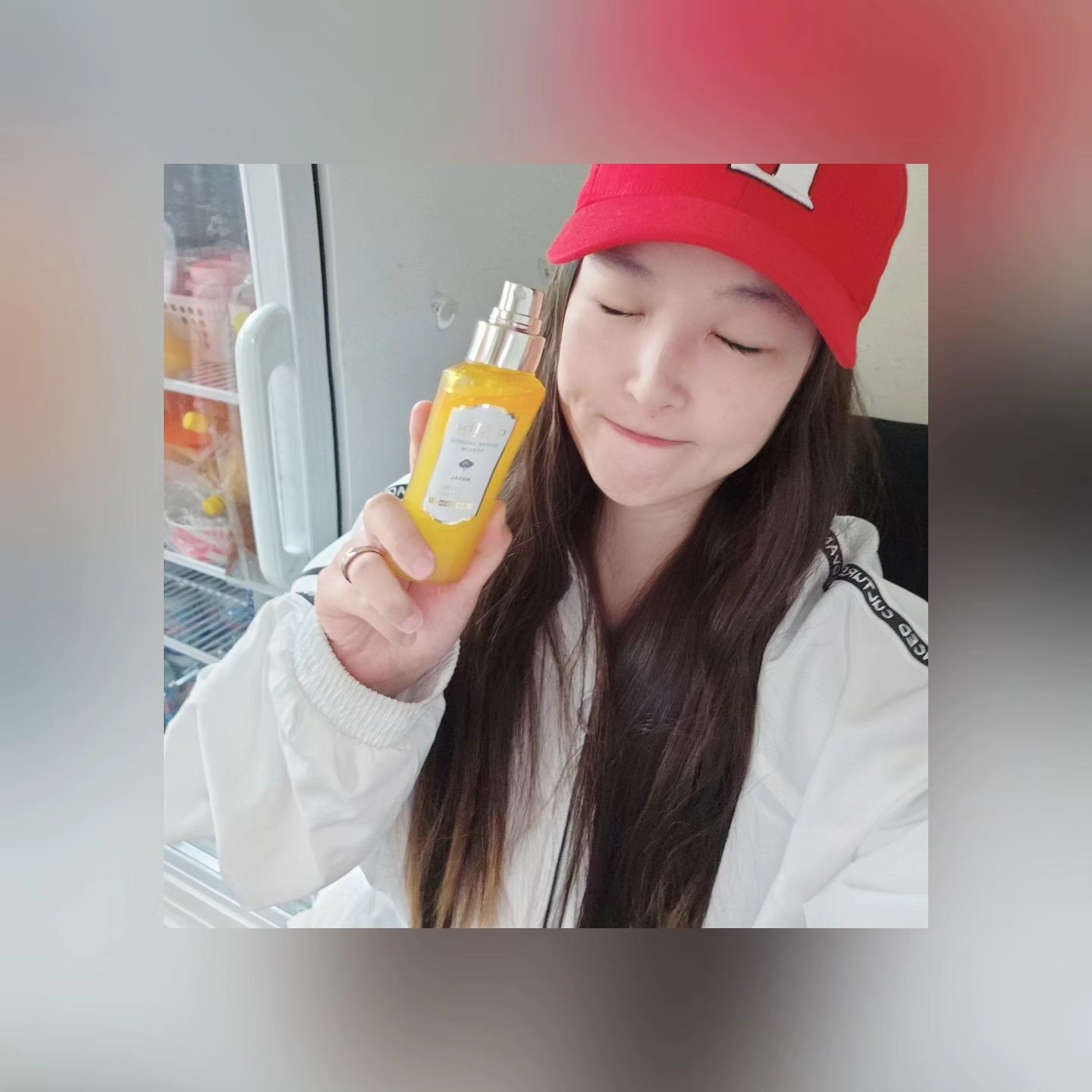 #제품협찬 
나에게도 협찬이!!!
이번협찬 제품을 달바!!!
항상 애정하는 제품이다.
연예인들도 극추한다는 화장품!!
.
토너 미스트 세럼 에센스 효과를 한번에 모든것을 겸한 제품이라는 말씀!
직접 뿌렸더니 엄청 향도좋구 느낌이 다시 새로태어난 느낌이랄까 하핫
암튼 최고로 좋다구요.
.
아로마향이 가득!! 자기전에 하구 자면 잠도 잘오는듯??
.
진짜강추 또강추예요.
#달바로얄인텐시브세럼 #화이트트러블
#비건콜라겐세럼 #달바세럼 #달바미스트세럼 #비건세럼 #달바세럼시즌5 #달바로얄세럼 #세럼추천
#미스트세럼추천 #항산화세럼
