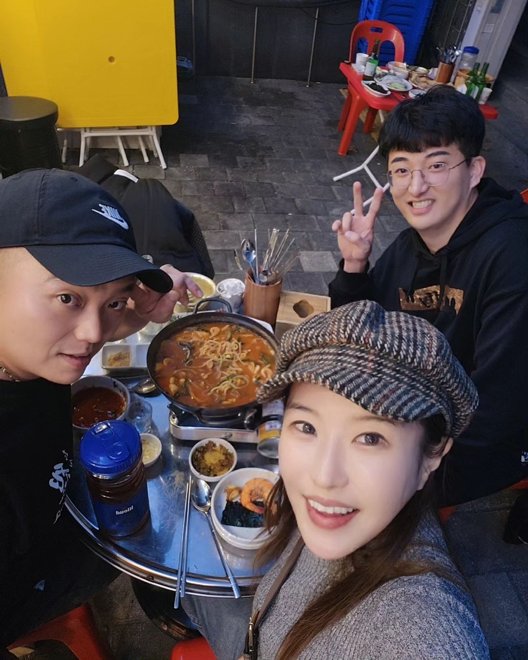 1차 ..2차..
몇일의 불면증~~!!!
어제 편히 푹자고
우리 #에듀윌강남 친구들 만나서
#소주한잔 ~!!!
좋은친구들~~!!
내가먼저 자리잡을께 ㅎ