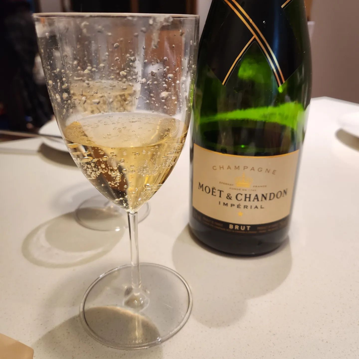 좋은 자리에 #moetchandon