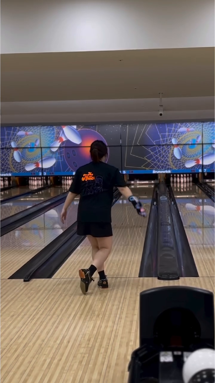 강릉 놀러간 김에 연습하고,,🥹

#강릉 #강릉여행 #볼링 #아대볼러 #운동