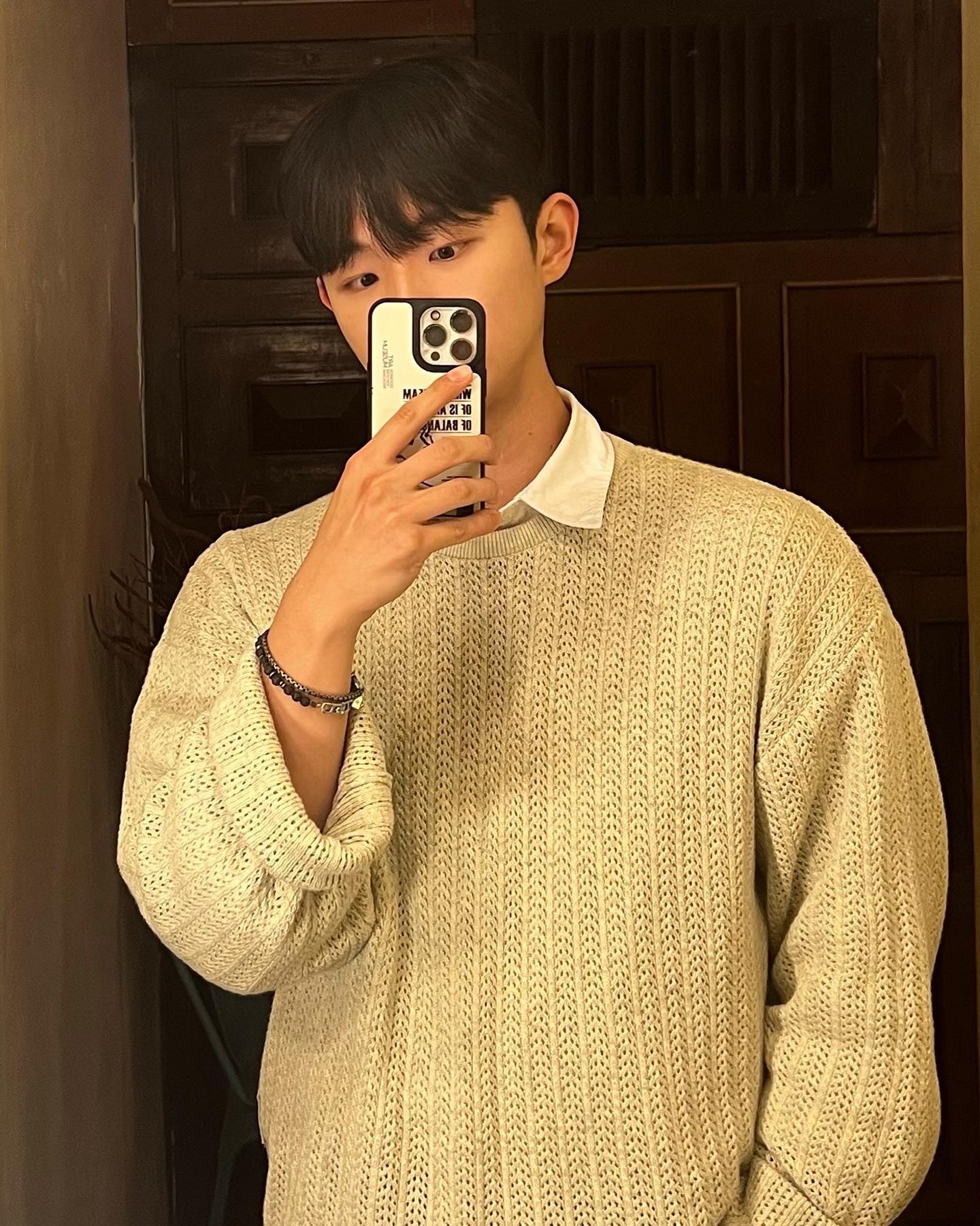 🪞📸
.
.
.
.
#패션코디 #데일리코디 #남자코디 #니트 #가을 #가을옷 #거울샷 #서울 #북촌 #삼청동