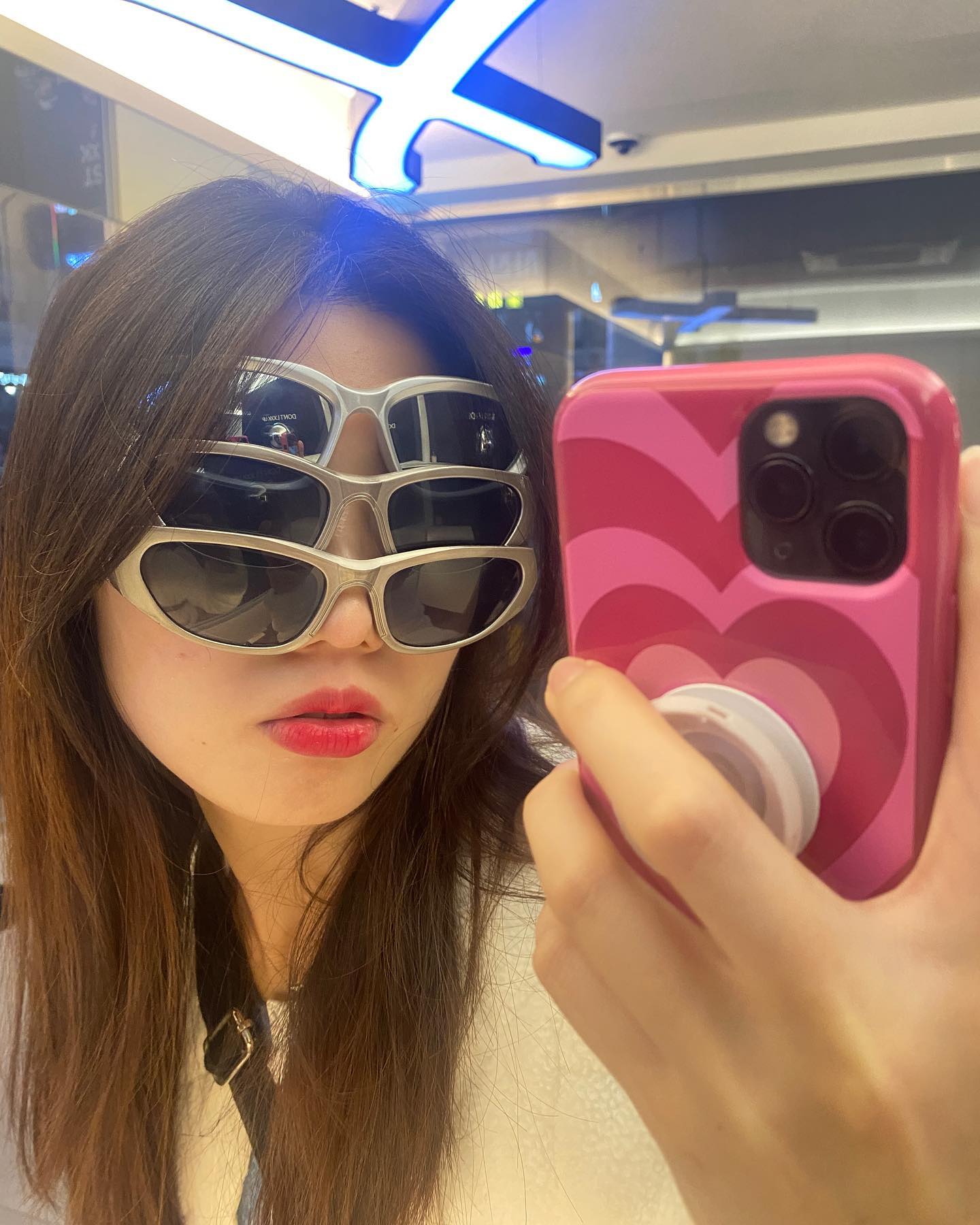 썬글라스 3개는 써줘야죠😎
-
-
-
-
-
#일상 #소통 #셀카 #셀피 #selca #selfie #안산 #중앙동 #중앙역 #안산역 #고잔동 #사진 #lxxk #인생사진 #직장인 #썬글라스 #좋반 #lfl #98 #술 #카페 #회식 #아이폰 #항공샷