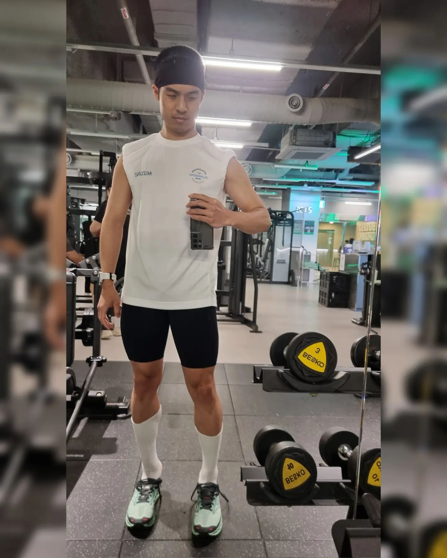 팀버핏 끝나고 부족한 운동은 버핏그라운드에서

역 바로 앞 교통도 좋고
최고급 시설에
매일 미션클리어하면 프로틴/BCAA/게토레이가 무료로!
웨이트존은 물론 카디오존, 스트레칭존 구분되어있어
트레드밀도 로잉도 사이클도 편하게 사용 가능~
인바디도 체크 가능하고~

버핏그라운드에서 수분도 채워주고 단백질도 채워주고~
나이스하자놔~

온탕이 없는건 약간 아쉽지만 사우나가 있으니까 
땀 끝까지 짜내기 좋아~ 

부상으로 2월 운동 쉬다가 3월 복귀 근력올리고 체지방 뽑아내기 나이스~

#팀버핏 #버핏그라운드 #버핏서울 #teambutfit 
 teambutfit butfitground
#웨이트 #헬스 #운동 #오운완 #운동하는남자
#운동하는여자 #역삼헬스장 #헬스장추천
#헬스타그램
#남자레깅스 leste_sports