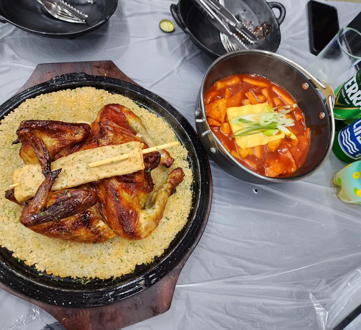 불금불금 #김종구식맛치킨 
여긴 누룽지통닭도 맛있지만
떡볶이가 넘나 맛있ㅠㅠ
밀떡이라 더 좋아😍 

#옛날통닭 #불금
#누룽지통닭 #떡볶이
#먹스타 #맛스타
#먹스타그램 #맛스타그램
