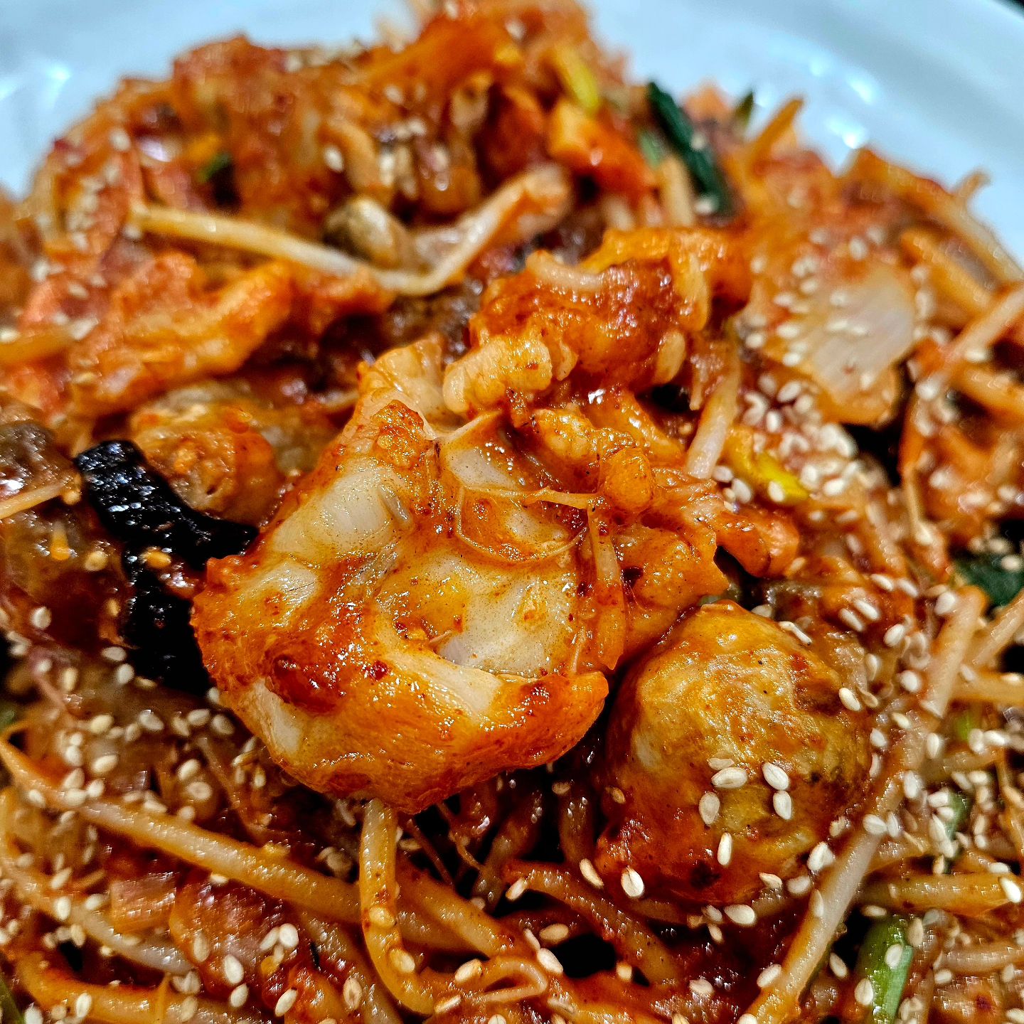 아구찜에 환장하는 짝꿍때매⠀
주기적으로 먹어줘야 하는 아구찜⠀
⠀
집근처에 꽤 괜찮은 아구찜집 발견⠀
⠀
지나다니다 사람이 항상 많아 궁금했었는데⠀
이번에 드뎌 가봄⠀
⠀
둘이서 아구찜 대자에 바지락칼국수⠀
곱배기 시켜서 배터지게 먹음😉⠀
⠀
계란찜 서비스도 너무 조하☺️⠀
⠀
⠀
⠀
#미락칼국수#노원미락칼국수#노원아구찜#바지락칼국수#상계동맛집