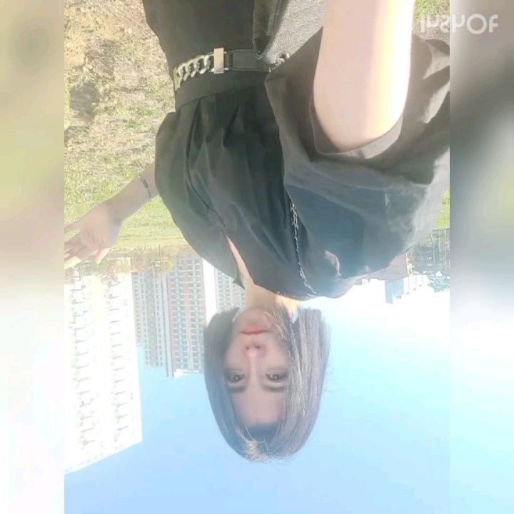풍성한 셔링으로 러블리하게~
고전적인 느낌의 네크라인으로 반전있는 기품스러움까지
구김성이 덜한 재질로  촤르륵 비단결 같은 광택이 고급지다야~
이거슨 최고의 조합이야♡
꾸민듯 안꾸민 #하객룩 으로 찰떡이쥬
전 카페투어용으로 착용해봤어요
1등기록의 명장님이 계신다는 이곳은
시흥 #명장시대 에 반해서 찾아본 본점인데
역시 입떡!
오늘은 다요트포기!
#언제나내일부터시작이야
#요요에최적화
#양심있게단식예약
그래도 이뿐옷입고 힐링도하고 맛나게 먹고 보고 즐기고왔으니 아쉬울게 없댜~
#슈가비 쵝오~sugarbee_mj 
momscloset2023
#올드머니룩#가을코디#연말코디룩#MTQT#엠티큐티#슈가비이벤트#이벤트여왕슈가비
