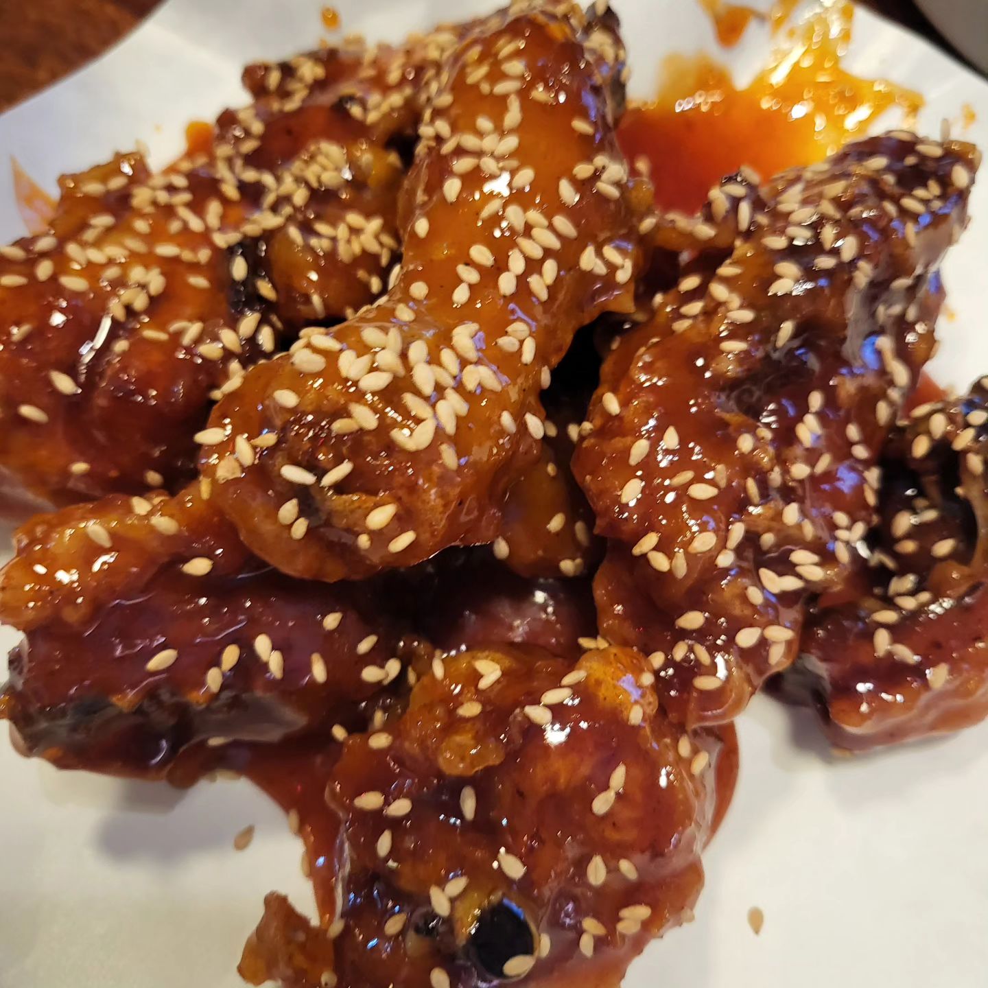 #후렌드치킨 #이태원맛집 #치킨 

여기는 진짜20년단골집
양념치킨과 골뱅이 시키면 끝!!