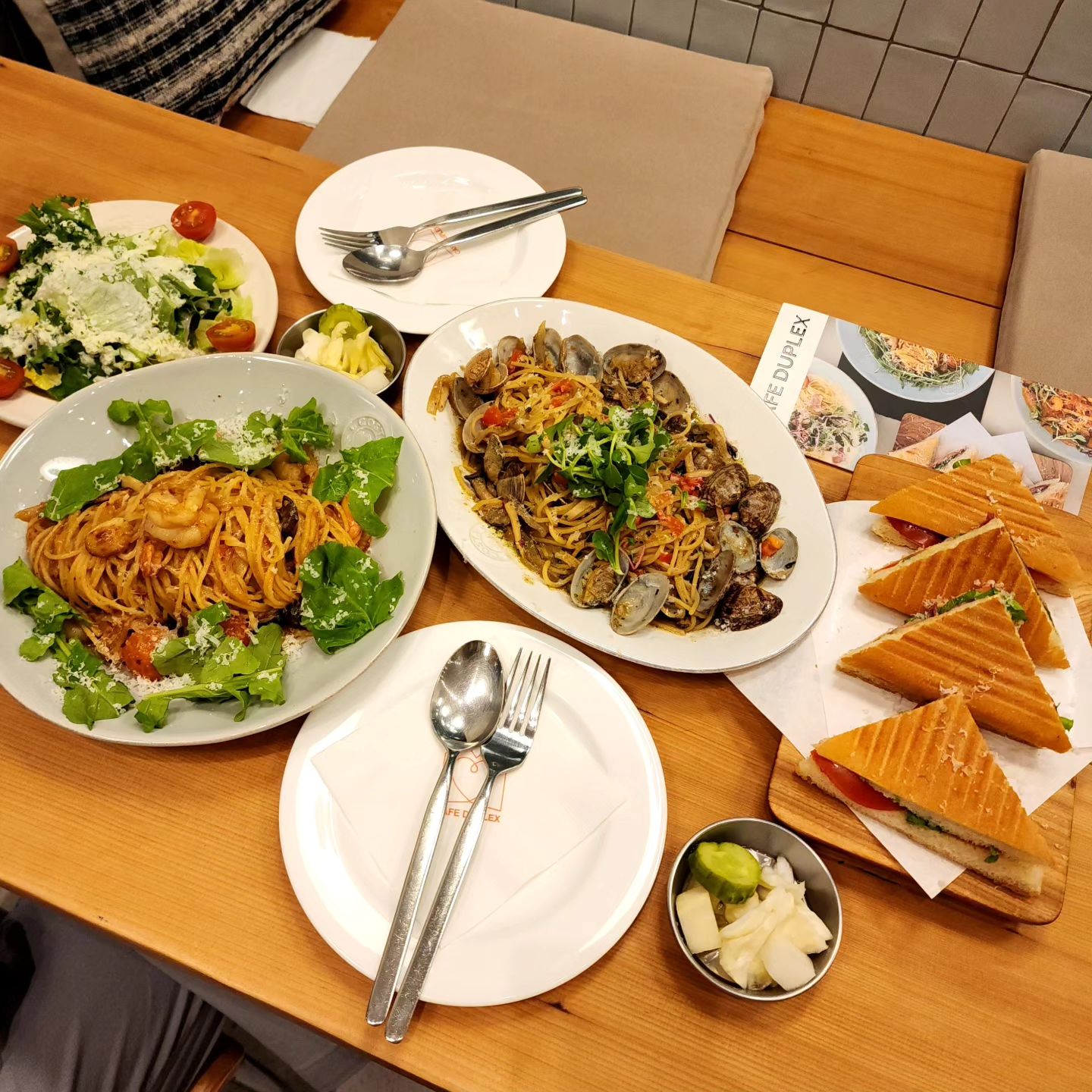 듀플렉스❤️

여긴 진짜 파스타맛집~~
오늘따라 파니니 왜케 바삭하고 맛있누😍
내일 더 춥다는데 출근하기 시르다요~~

#도안동맛집 #카페듀플렉스
#눈시러 #추운거싫어