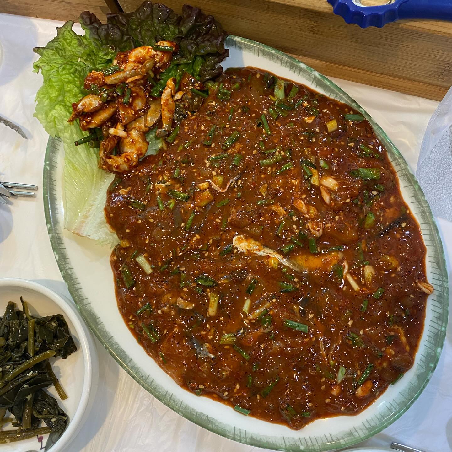 이 생소한 비주얼이 무엇이냐면 ,, 바로 꽃게살비빔밥 🤤
맛있는 꽃게살만 잔뜩 발라져 있어 비주얼은 읭스럽지만
처음 먹는 사람도, 꽃게 좋아하는 사람도 모두 즐길 수 있는 
목포 로컬 꽃게집 🦀 미락식당
꽃게탕도 먹었는데 서해안 사람 기준 고추장 맛이 좀 강함 
전라도 맛집 기대하고 가서 반찬들도 살짝 아쉽다는 평이 있음 
그래도 목포 놀러갔으면 꽃게살비빔밥 자체로도 
충분히 도전가치 🙆‍♀️🙆‍♀️🙆‍♀️
 
 
📍목포시 상동 
🦀미락식당 
 
🦀꽃게비빔밥 15,000원 
🦀꽃게탕 70,000원