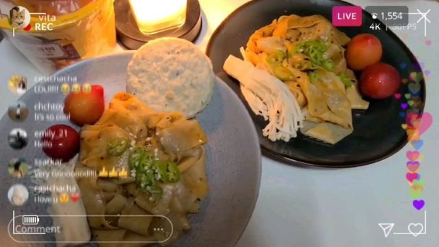 김현송 on Instagram: "#광고 요즘 같은 더운 날엔 입맛이 없죠ㅠㅠ 저 또한 요즘 귀차니즘과ㅜㅠ 입맛이 없진 않지만ㅋㅋㅋㅋㅋㅋ맛있는게 땡기더라구요 오늘은 아콴면을 먹어 봤습니다. 아콴