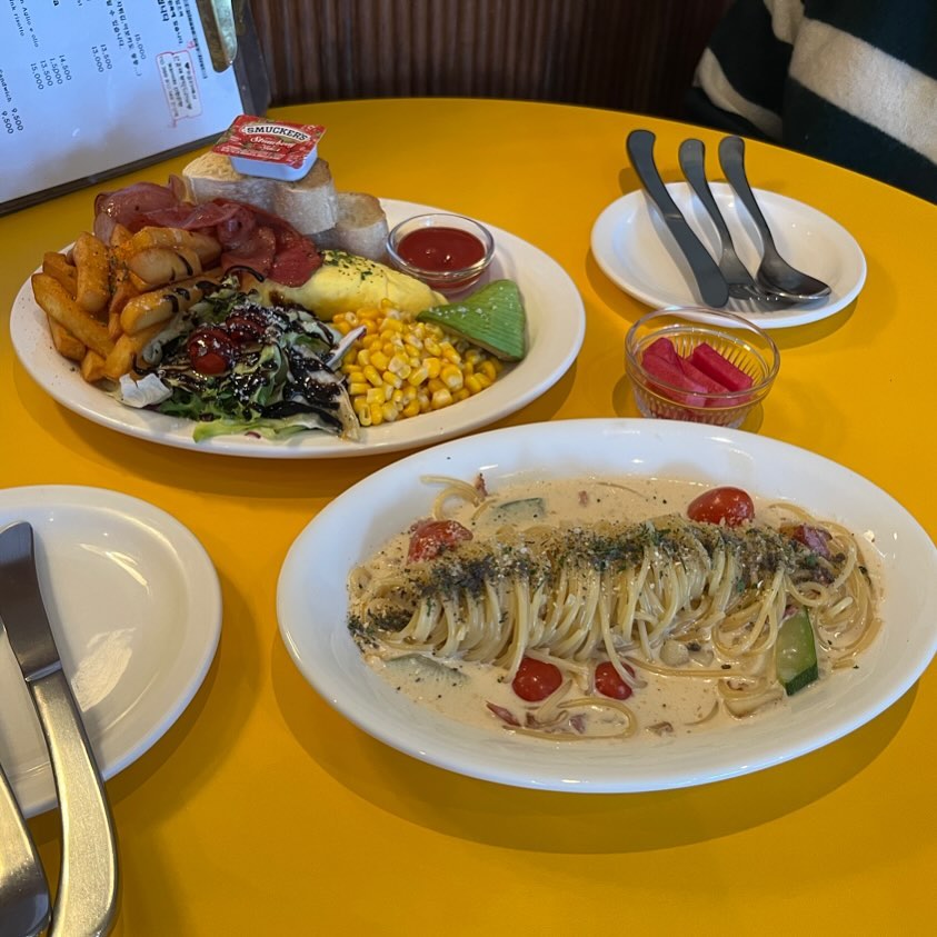 🏷️디노브런치

전포 브런치 맛집 디노브런치! 깔끔하고 맛있어서 여러 번 방문한 곳 ㅎㅎ 디노플레이트랑 갈릭크림파스타 너무 맛있고 잘 어울려서 만족👍

⏰영업시간
OPEN 10:30 / CLOSE 20:00
*19:00 라스트오더
*매주 월요일 정기 휴무 (공휴일, 대체공휴일 월요일은 정상영업)

📍위치
부산 부산진구 전포대로199번길 12

☎️디노브런치
010-2103-9947

#전포브런치 #전포브런치카페 #전포양식 #전포파스타 #전포맛집