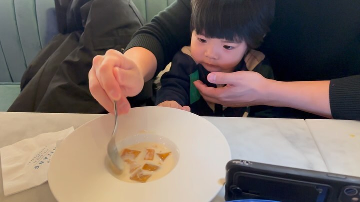 순식간에 주말끝👌
다음주도 화이팅!!!!!
엄빠만 맛있게 먹었다고 사장님이 아들 후식주심🥹🧡🧡👍

저녁타임은 노키즈존🥹

#안다즈
#안다즈호텔
#압구정맛집
#미앙
#압구정역맛집