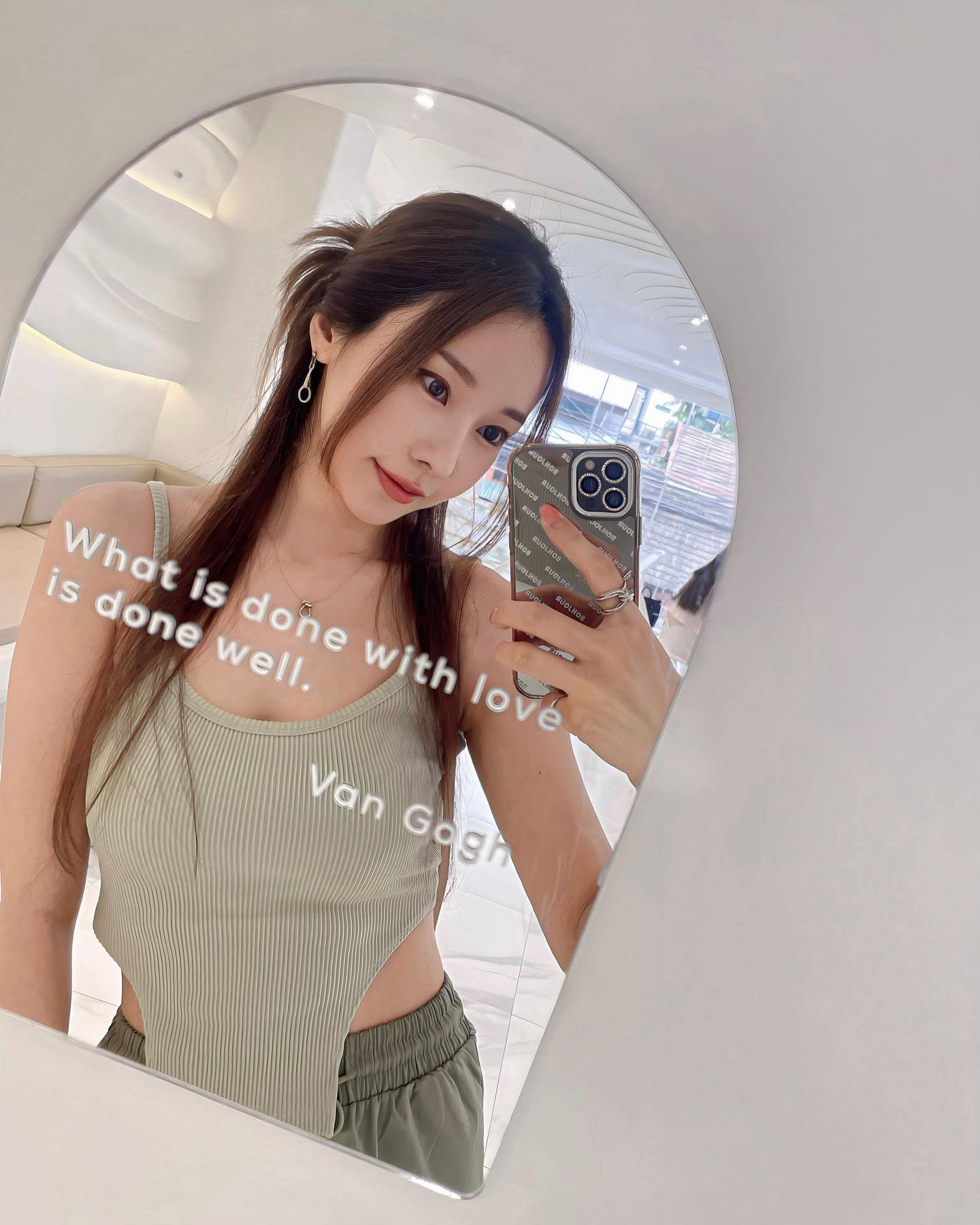 🫒
What is done in love is done well.
- van gogh

그 선함을 받는 게 누구냐에 따라.

#thailand 
#bangkok 
#flatwhitecafe