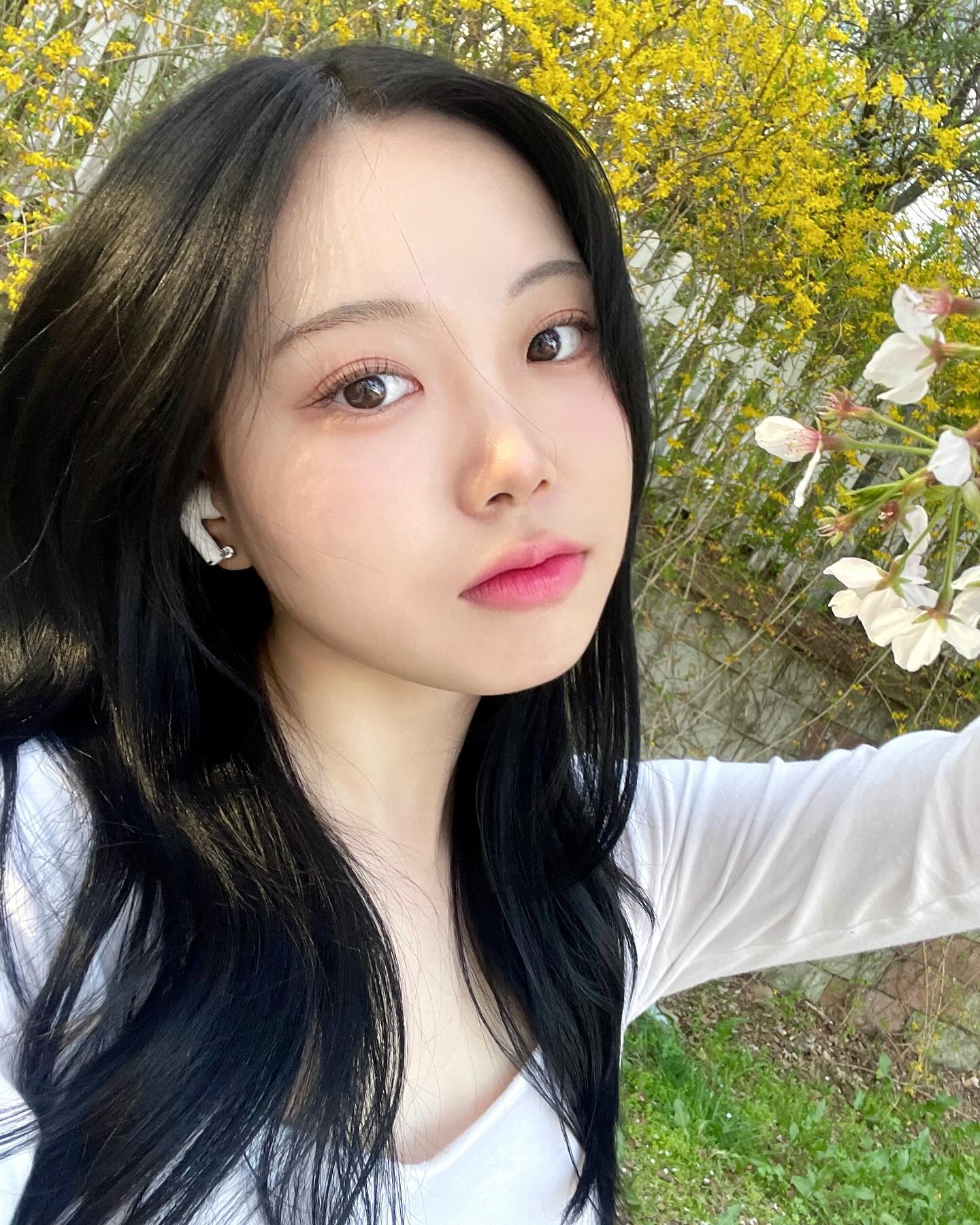 꽃구경 가서 신나서 사진 엄청 찍고 왔다 ..ㅎㅎ 
.
.
.
.
.
#벚꽃 #봄 #봄코디 #꽃 #selfie
