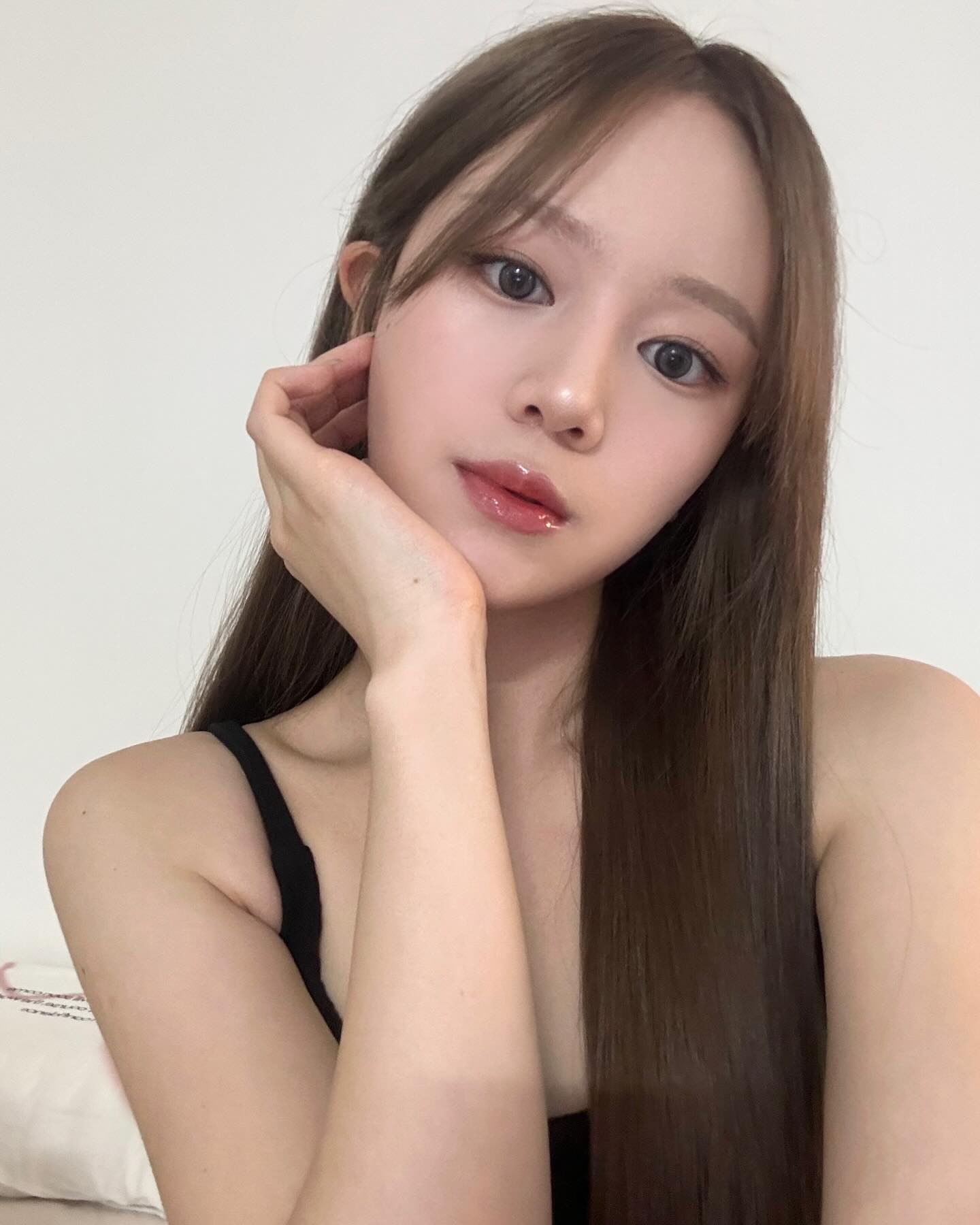#협찬 

동화 같은 신비로움과 봄의 생동감이 느껴지는 엣지유 스프링 컬렉션 🌸판타지가든🌸
엣지유 샵젤은 반경화젤로 샵에서 받은 것 같이 퀄리티 높은 셀프 젤네일을 연출할 수 있답니다!! 올리브영 온라인에서 4/15~4/30 동안 20% OFF 특가 진행하니 얼른 달려가세요♥ 

#엣지유 #edgeu #엣지유스프링컬렉션 #판타지가든 #fantasygarden #올영네일 #젤네일스티커 #젤네일 #네일아트 #봄네일