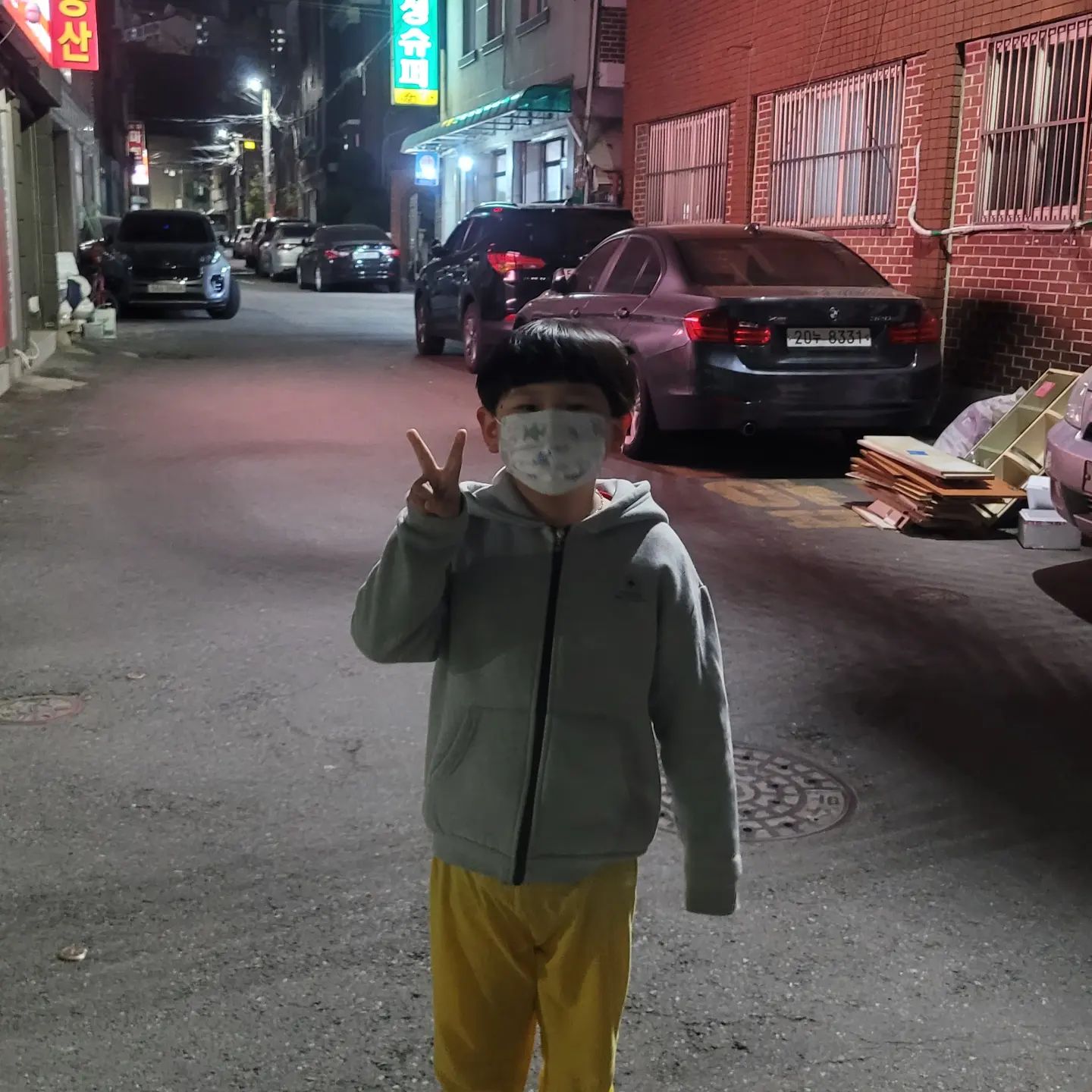 잠시 아들과 산책~♡

#산책중💕