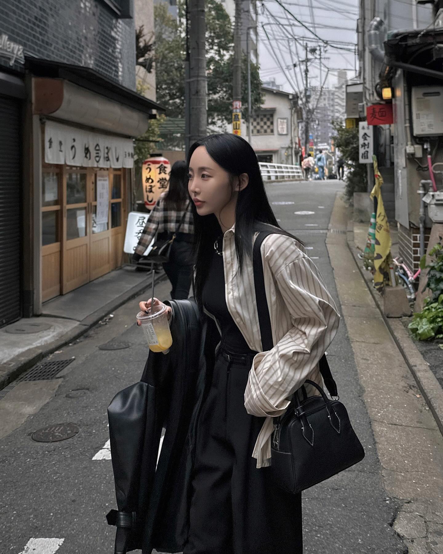 여행 갈때는 백팩 메세요 ...🎒...!

#outfit #outfitinspo #ootd #ootdfashion #selfie #셀피 #쇼핑몰 #모델 #봄코디 #코디 #코디추천 #쇼핑몰추천 #오오티디 #패션 #fashion #kfashion