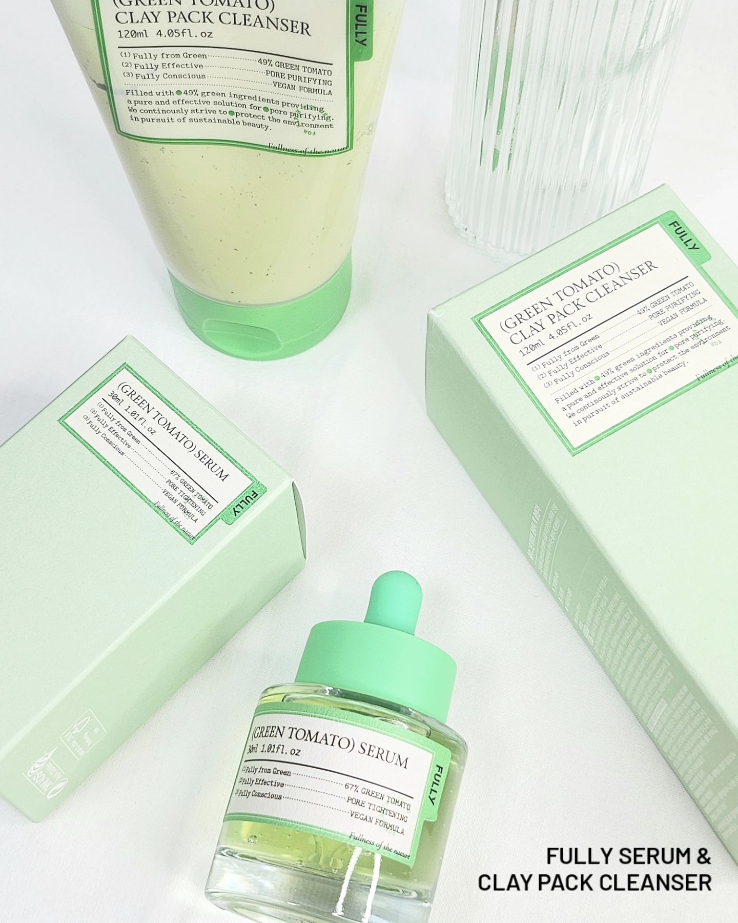 #협찬

FULLY SERUM & CLAY PACK CLEANSER
풀리 세럼 & 팩클렌저
🫧글로우픽, 화해 유저 95%가 만족한 비건 인증 화장품🫧

📌풀리세럼
✔️단 1회 사용으로 7중 모공 개선
✔️세로 모공 개선에 도움을 주는 그린토마토 추출물
✔️가로모공, 모공결까지 빈틈없이 채워줄 4가지 핵심 성분 에너지
✔️피부 저자극 테스트 완료

특허성분과 모공결 케어 성분을 담아
1회 사용만으로 가로세로 모공, 피부결 개선을 확인할 수 있어요.

📌클레이 팩클렌저
✔️그린토마토 추출물로 노폐물 77% 개선
✔️6종 클레이가 피지와 유분 흡착
✔️2 IN 1. 클렌저와 팩을 한번에
✔️피부 저자극 테스트 완료.

클렌징 전 클레이팩으로 사용하며 모공을 청소를 하고
물을 묻혀 롤링을 해주면 폼으로 변한 제형이
각질케어 & 메이크업을 제거해줘요.

📌사용후기

더워지면서 모공의 존재감이 너무 눈에 띄어
스트레스 받던 차에 만난 풀리😚🍅
받고 난 후  패키지가 귀여워서 더 만족했던 제품이에요.💕

세럼은 젤제형으로 수분앰플처럼 촉촉하게 발리고
끈적거림없이 빠르게 흡수되어 여름에 쓰기에도 좋았어요.
따가움없이 순해서 예민한 피부인 분들도 바르기 좋아요.👍🏻

팩클렌저는 클레이팩 임에도 불구하고 따가움없이
발려서 좋았고 2 IN 1이라서 활용도가 정말 좋았어요😲
모공 관리하면서 메이크업까지 한번에 지워져서 편리하고
사용하고 나면 타이트닝되는 느낌이 들어요❗️
.
.
.
.
.
.
#풀리 #fully #풀리팩클렌저 #풀리세럼 #그린토마토 #그린토마토팩 #그린토마토세럼 #세럼추천 #폼클렌징추천 #팩추천 #비건화장품 #기초케어 #kbeauty