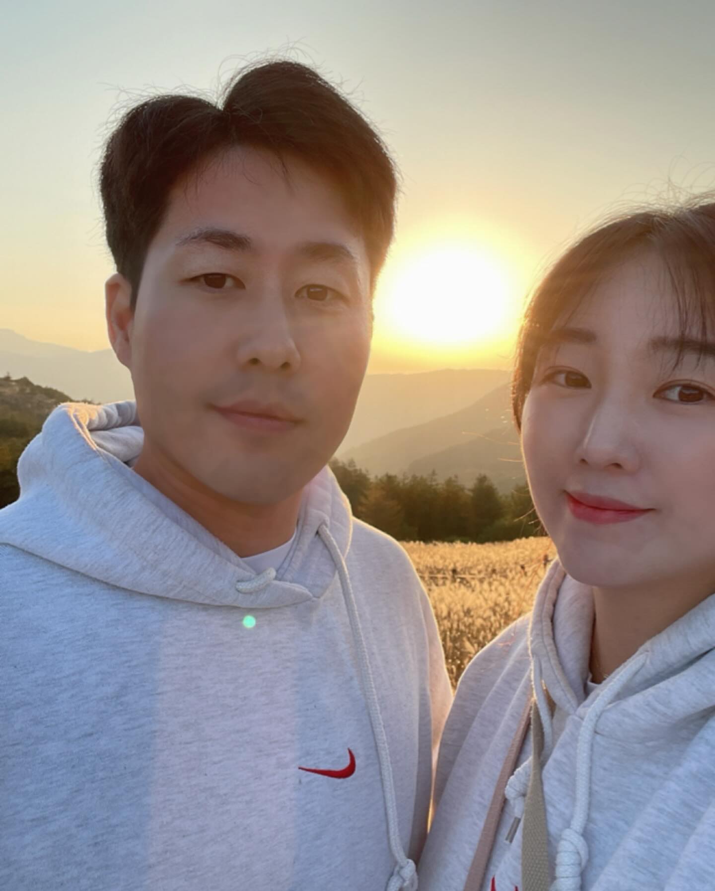 온 가족 모여서,
#사과 작업_🍎
새참먹고 밥만 축내고 온거 같지만,
열띠미 해따......❤️